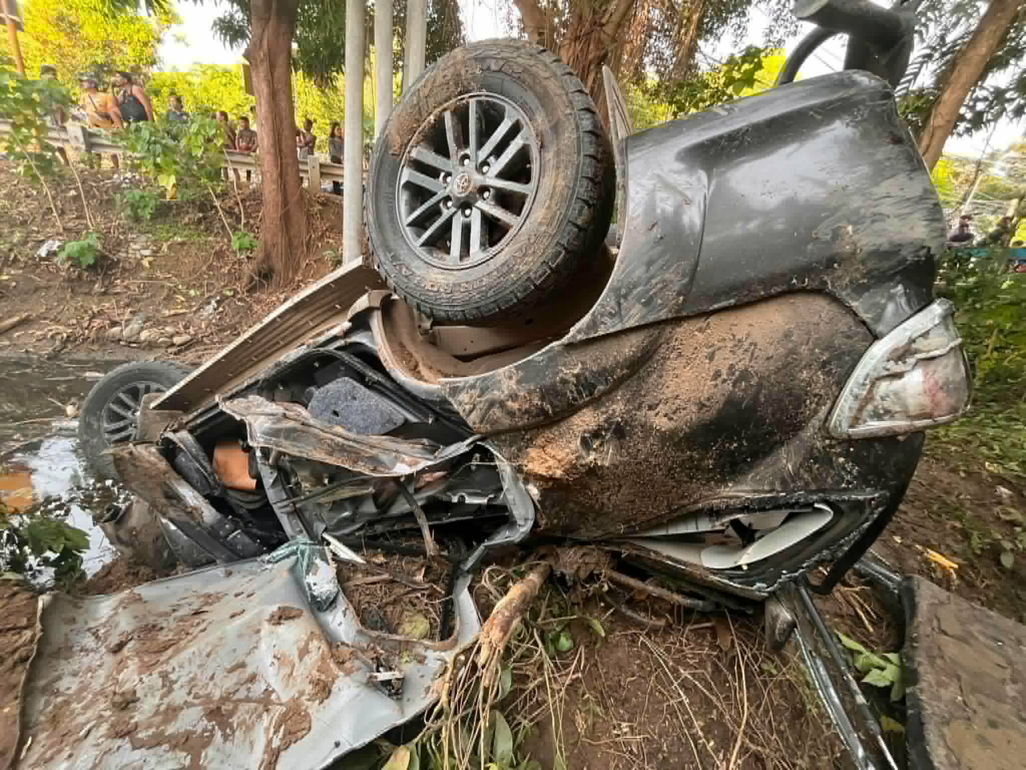 2 dead after SUV plunges into creek in Ilocos Norte