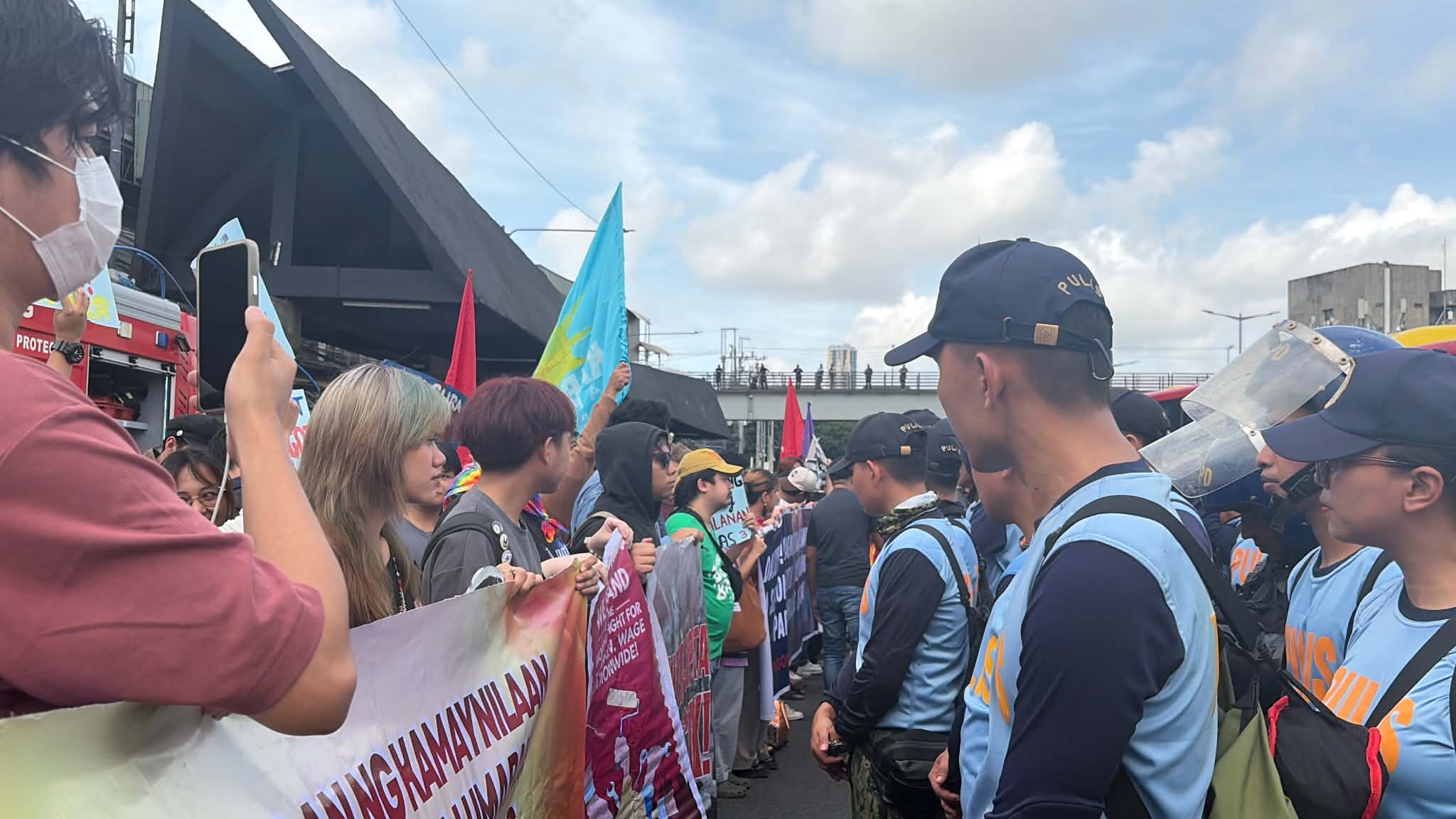Sona 2026: Tension arises between protesters, PNP officers in Quezon City