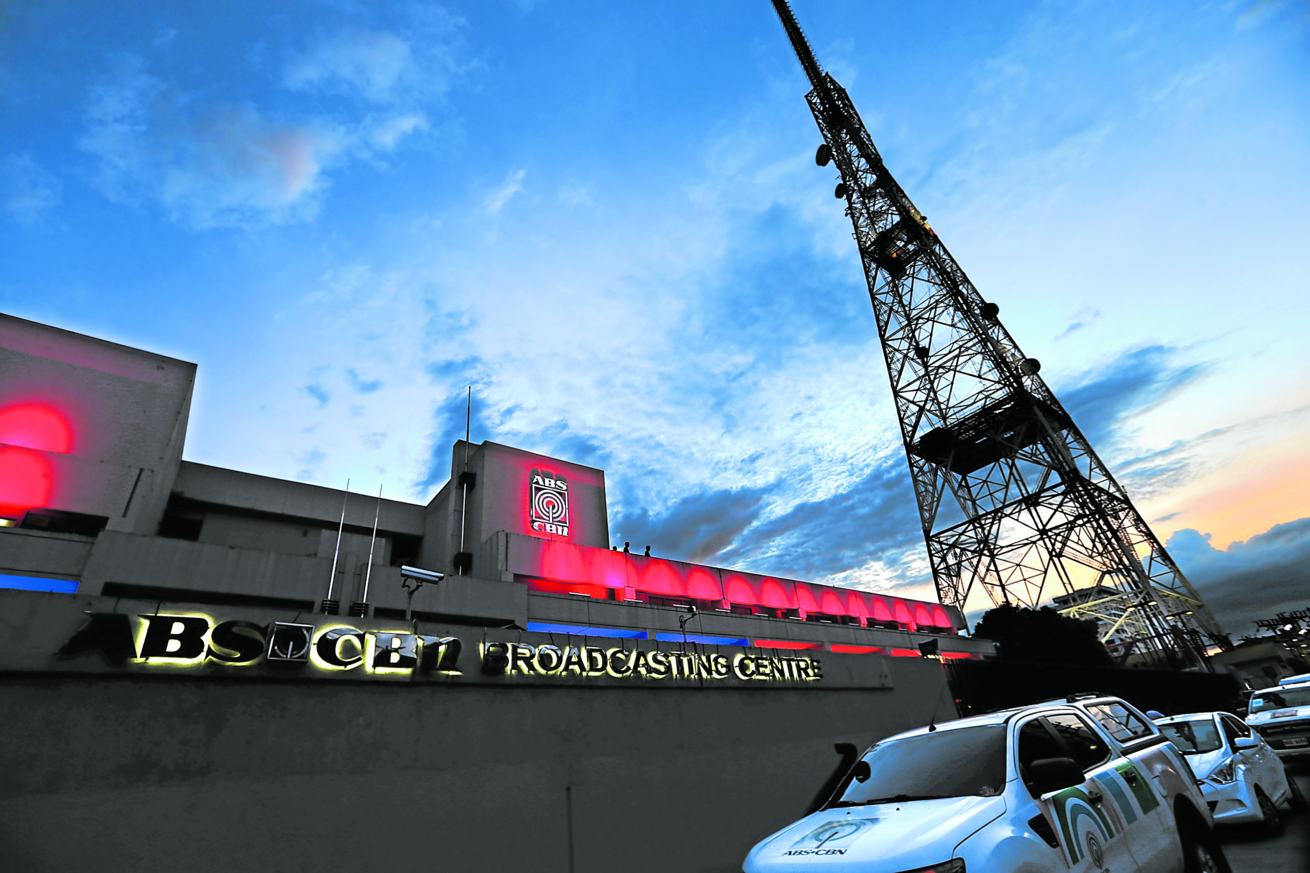Lopez majority to invest P2.2B in ABS-CBN