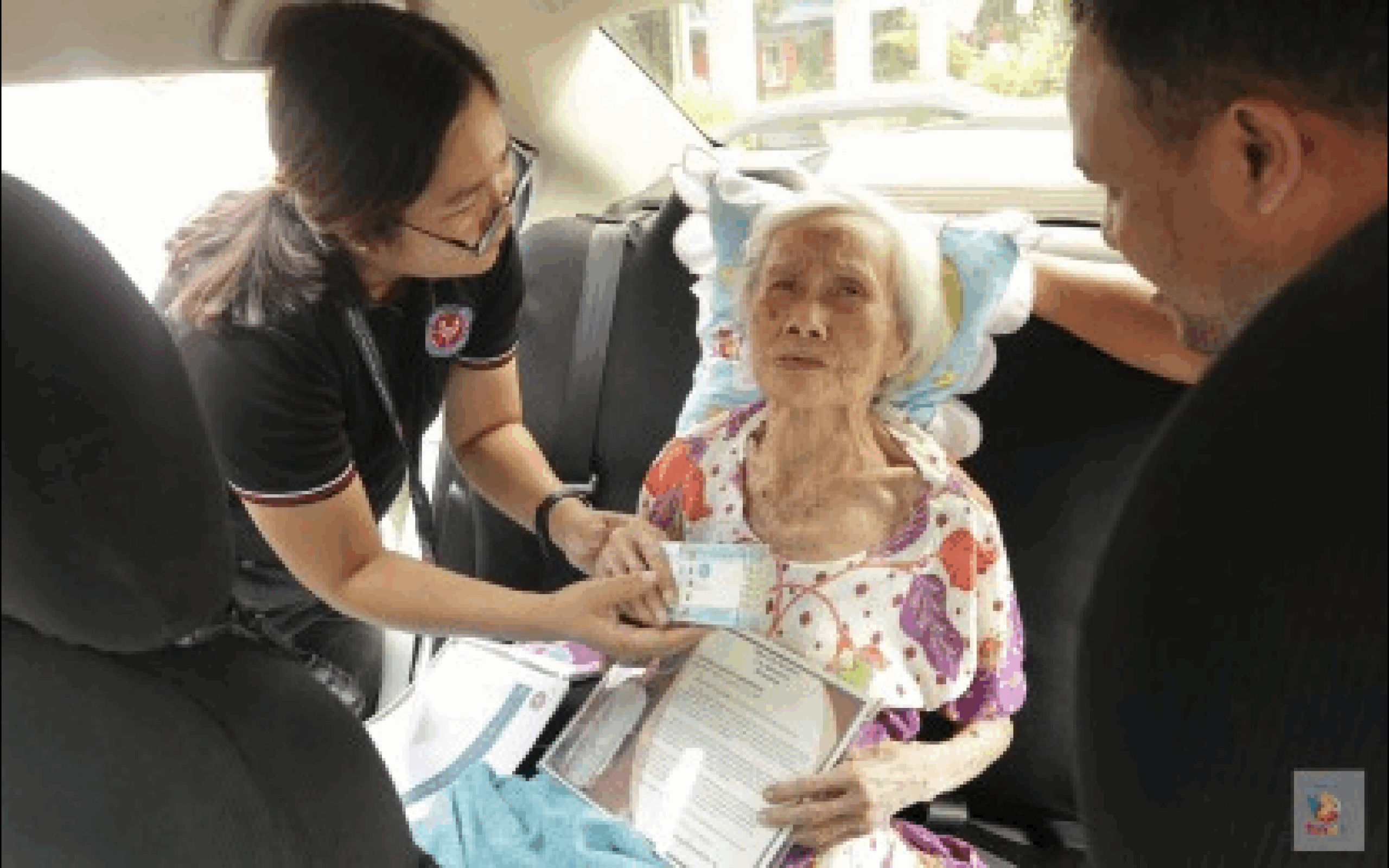 Legazpi City seniors get pensions via digital payout  