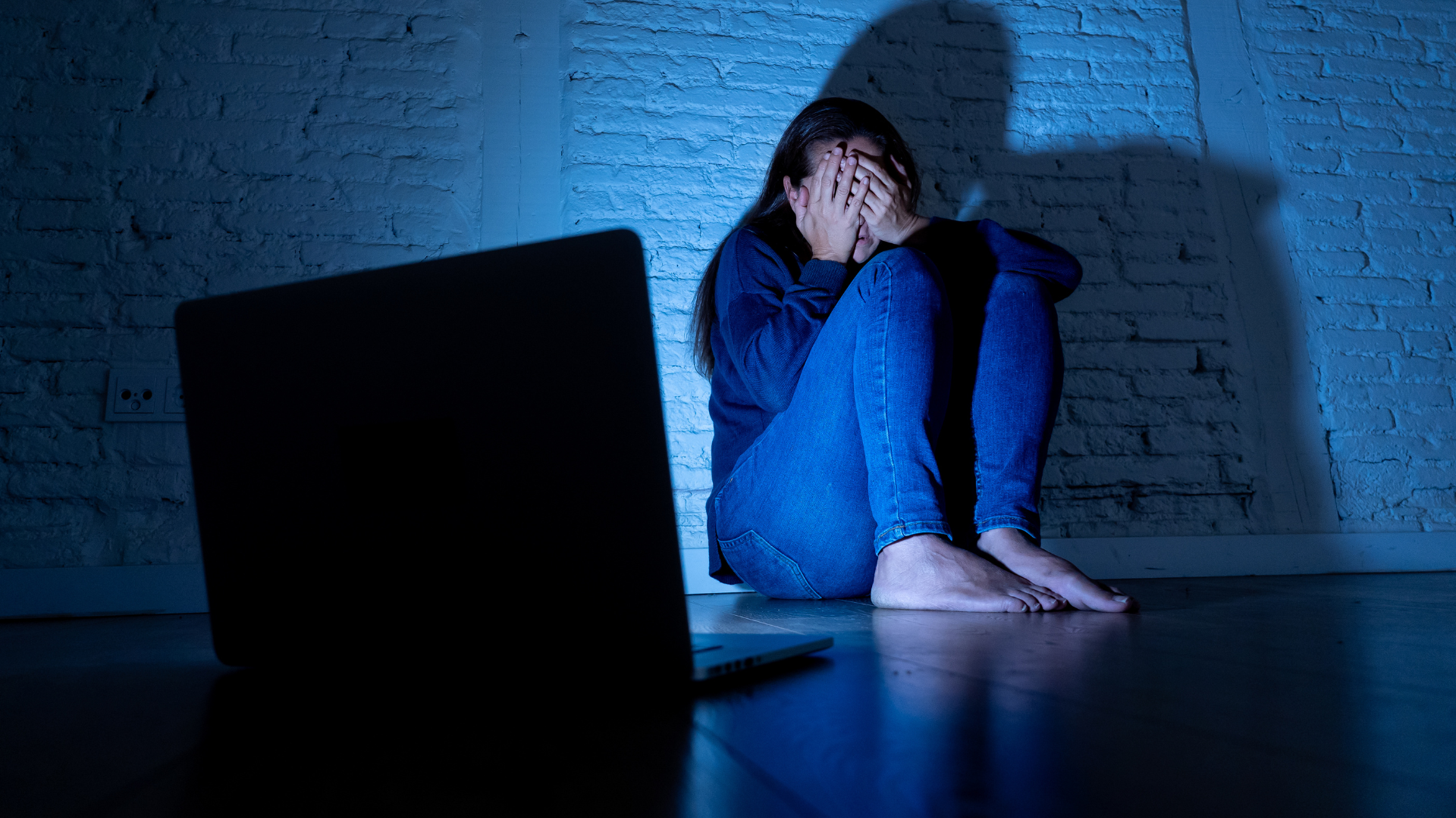 Man with explicit photos of classmates nabbed, 3 rescued by local gov’t