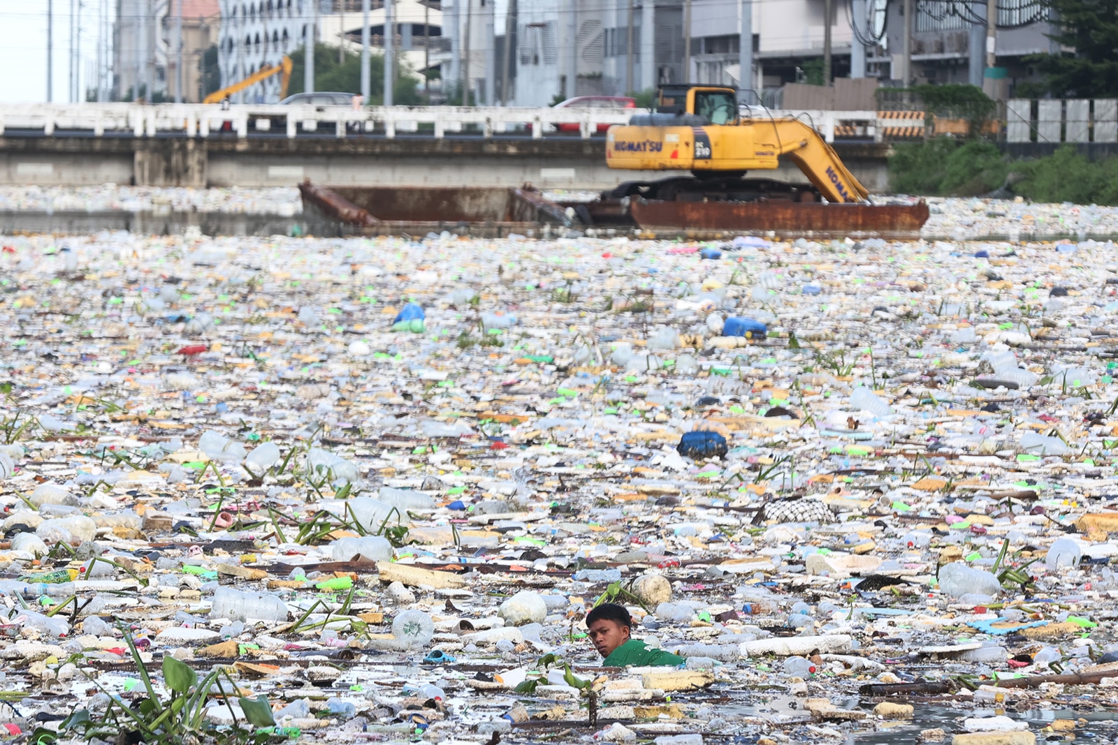 Marcos: No fine for wrong trash disposal; dumping sites must be there
