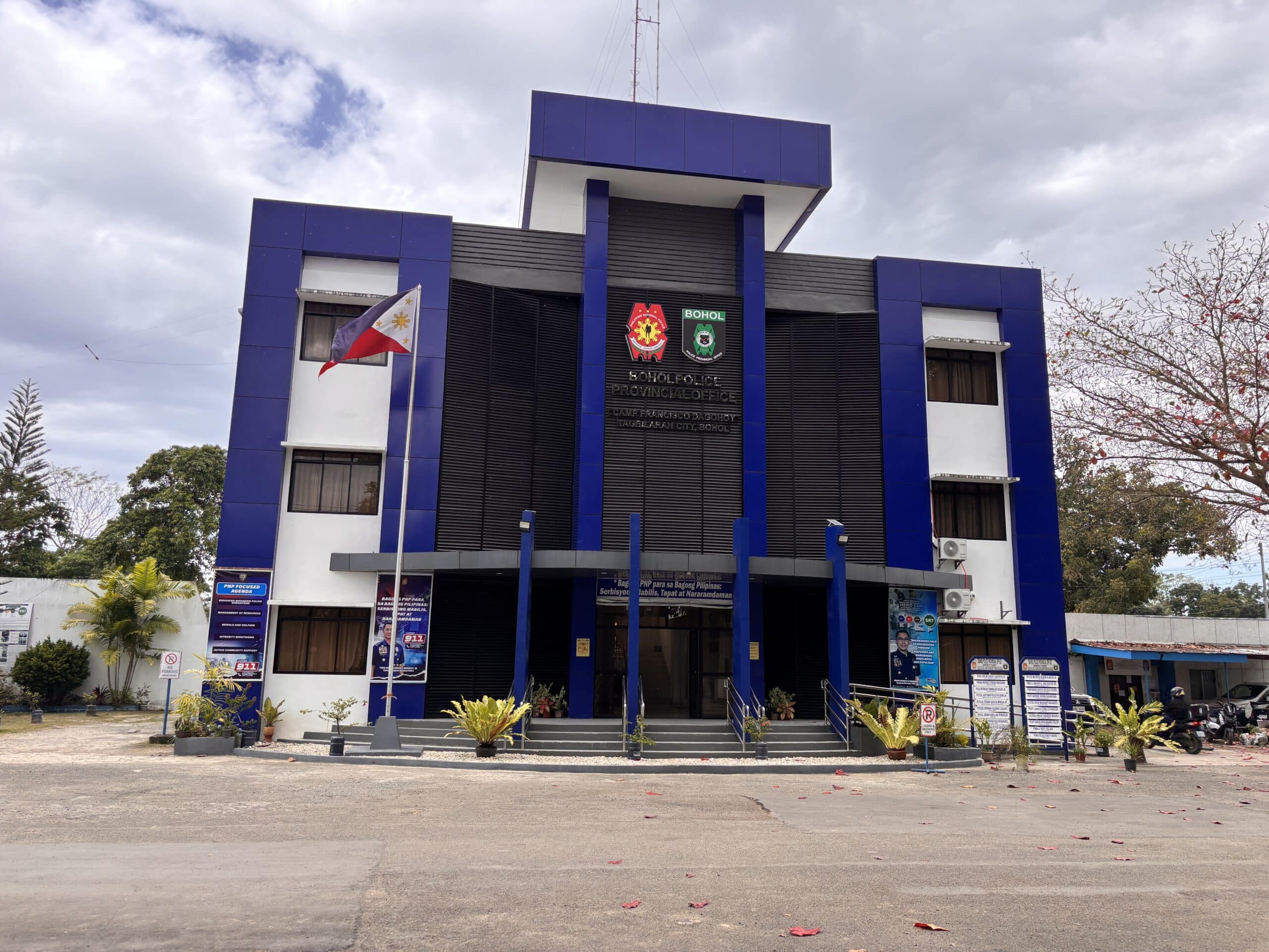 Bohol police cracks down on illegal cockfights during Holy Week