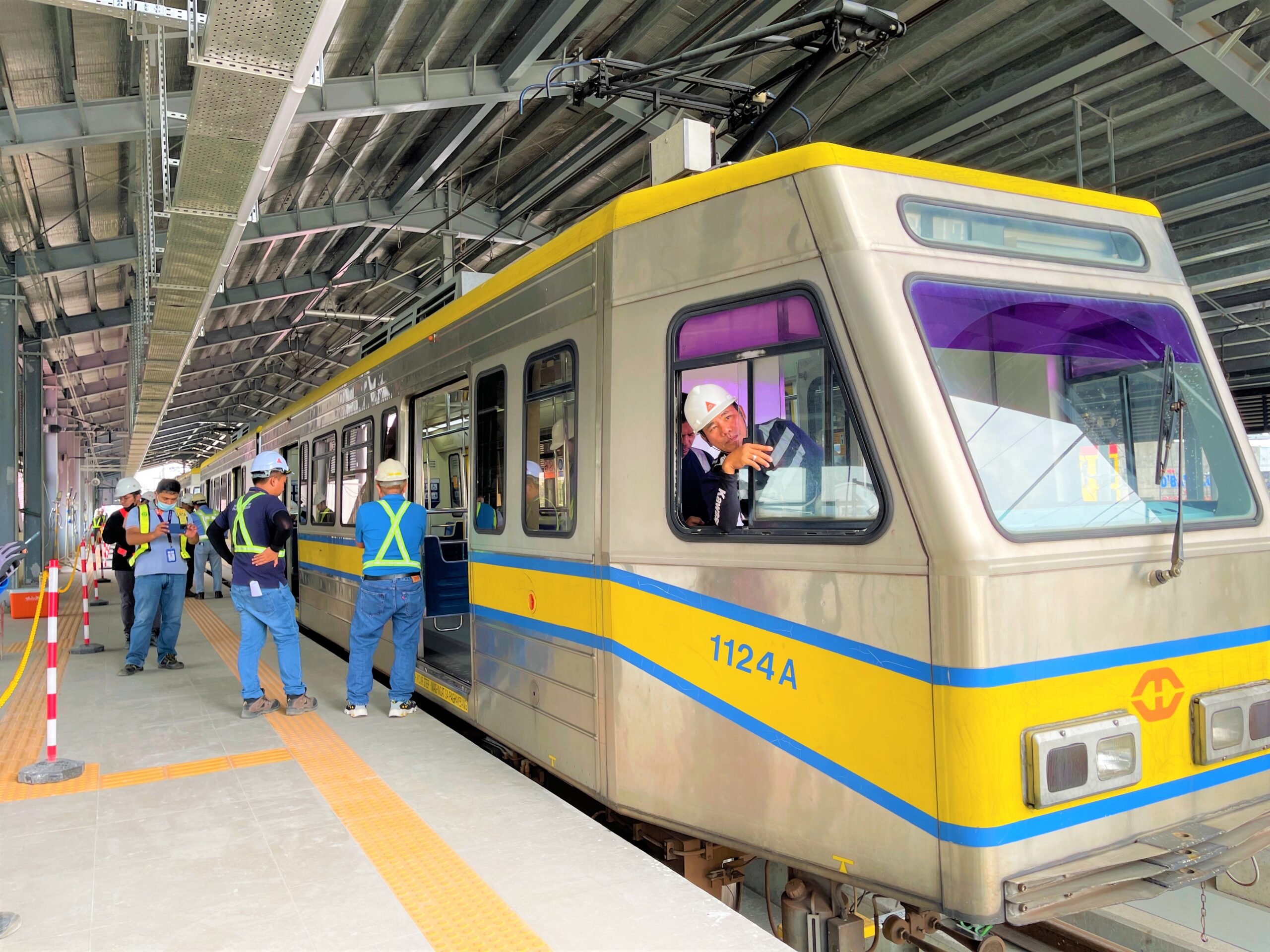 LRT-1 resumes operation Thursday afternoon after ‘technical fault’