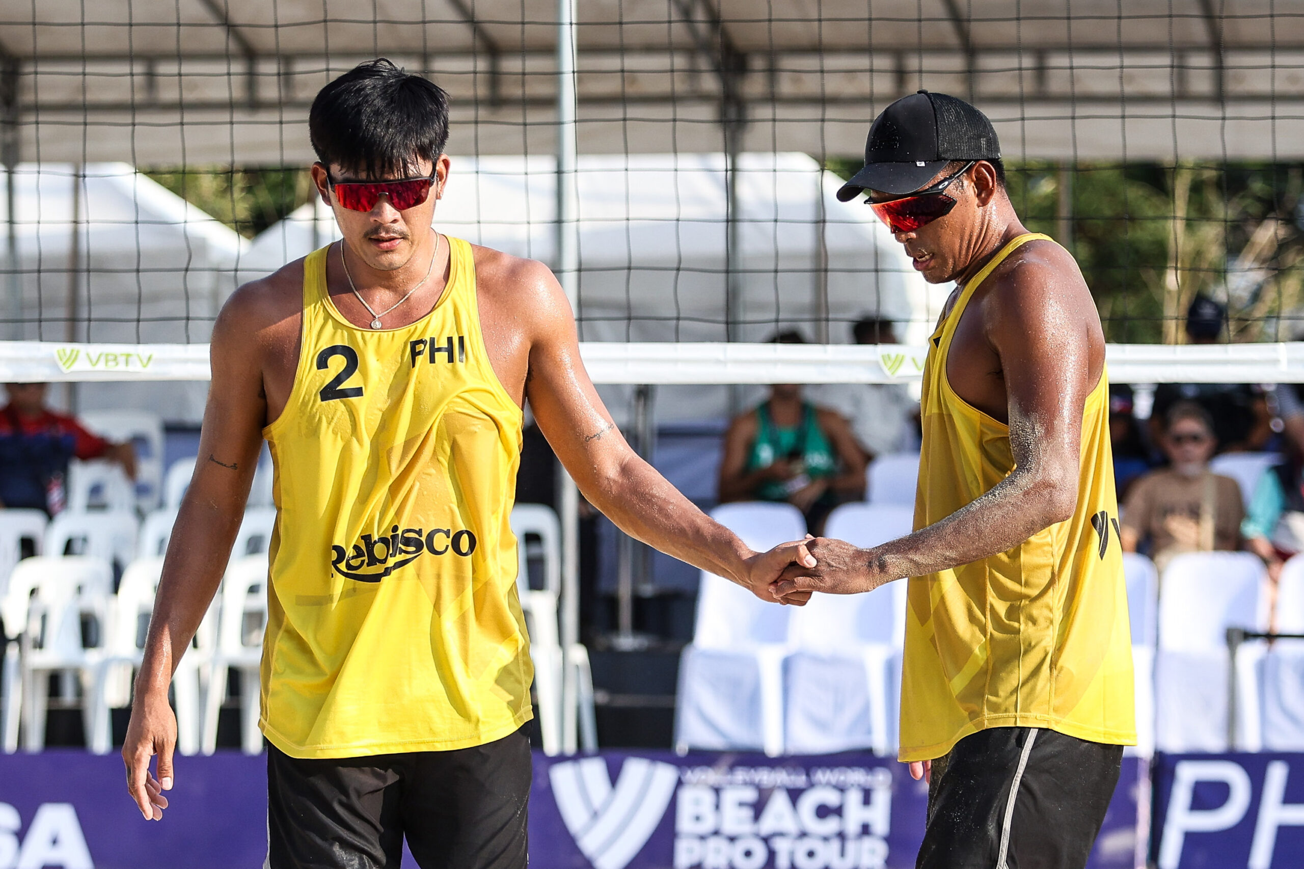 Alas Pilipinas' Ronniel Rosales and Ranran Abadilla in action during the Beach Pro Tour Nuvali Challenge.