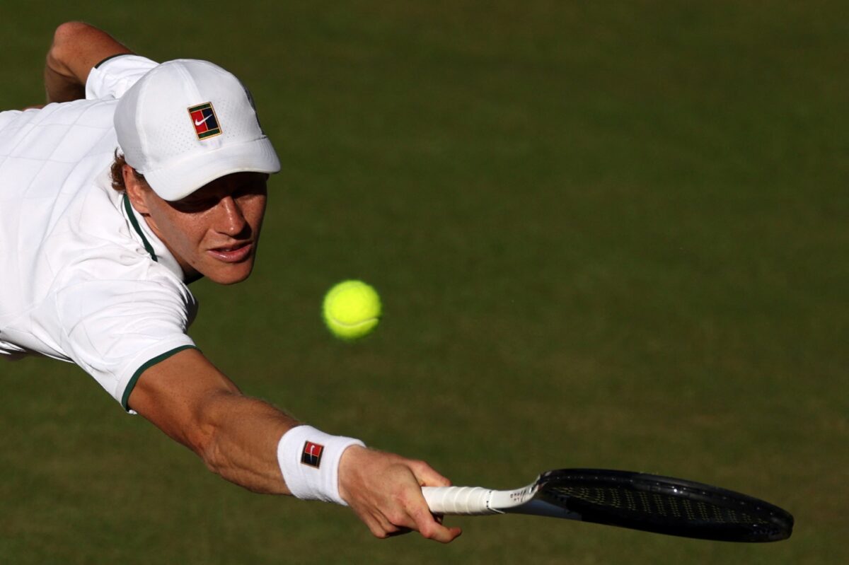 Jannik Sinner knee injury Cincinnati Masters