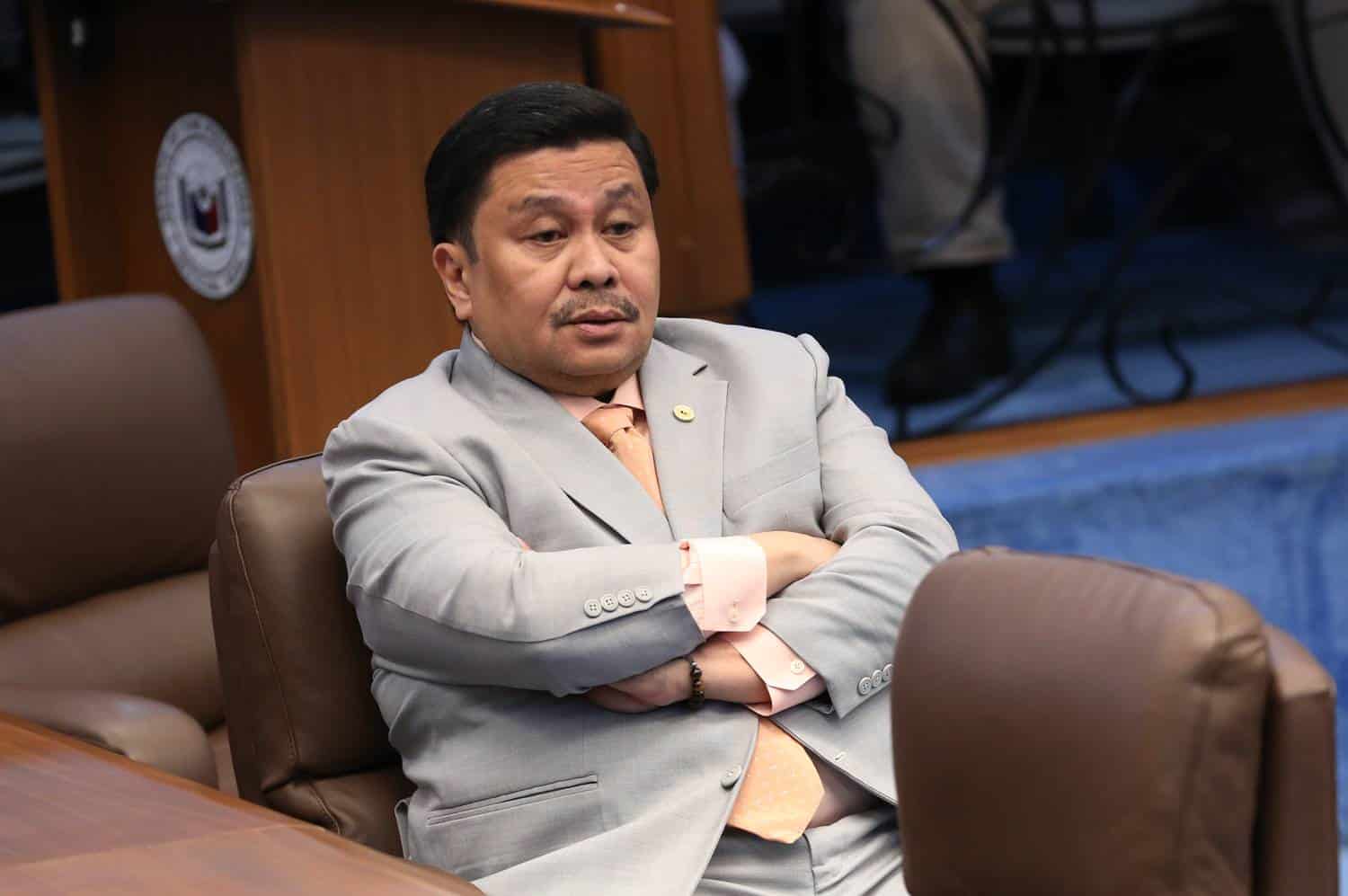 Estrada reports to Sandiganbayan after Holy Week travel overseas
