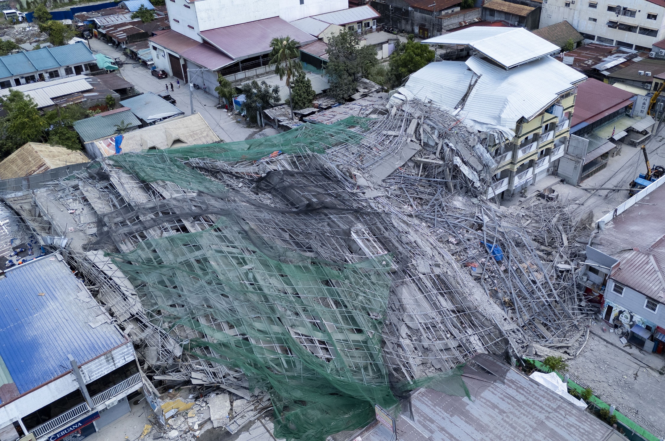 PNP tightens security at Angeles City building collapse site