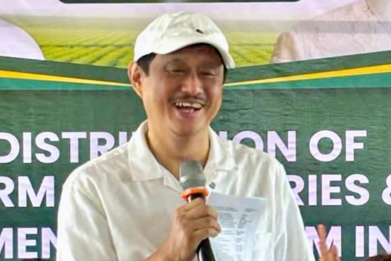 Marcos to Estrella: ‘You still have a lot of work to do at DAR’