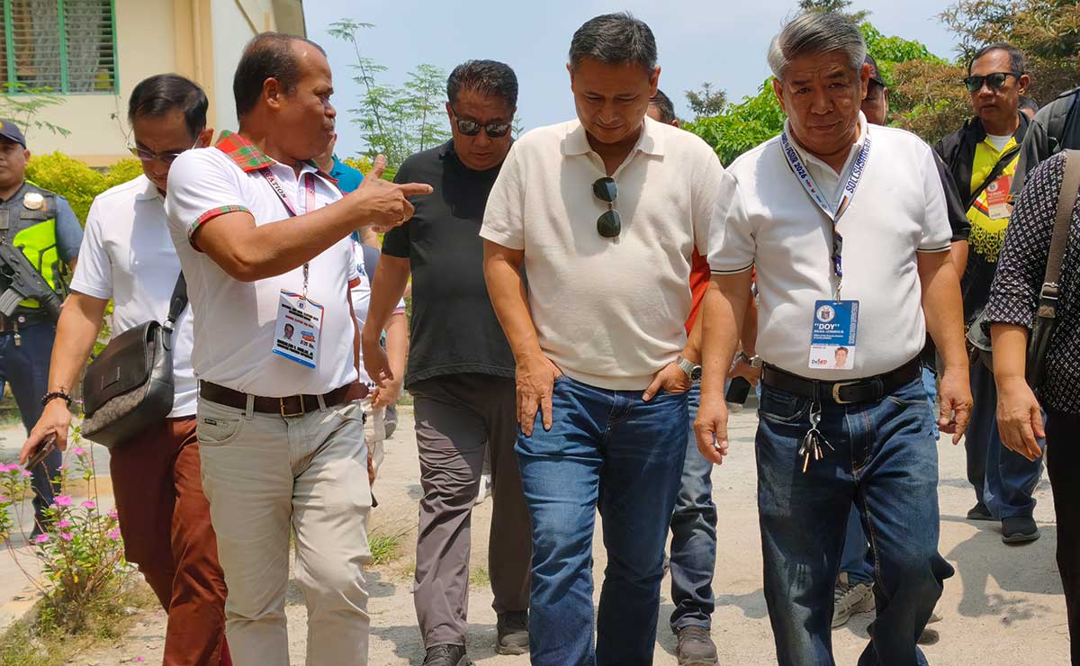 Angara visits South Cotabato’s Banga school a day after deadly shooting
