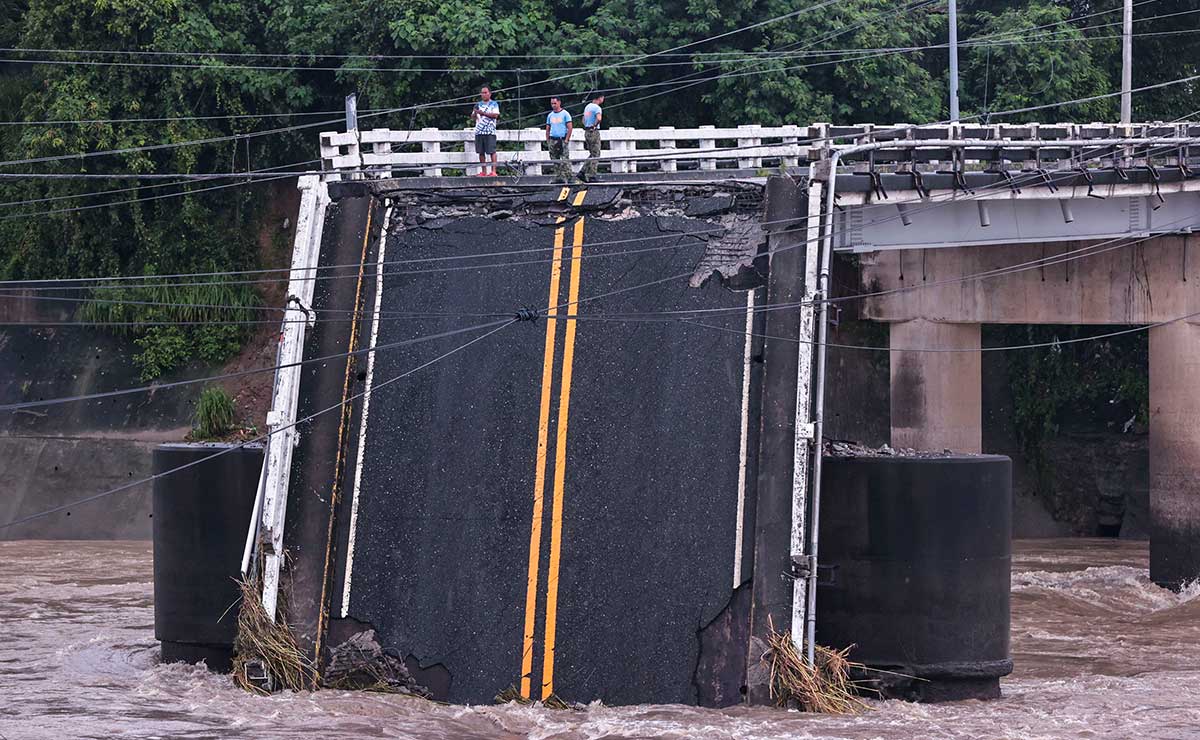 Bodies of 2 SUV passengers found after Tarlac bridge collapse