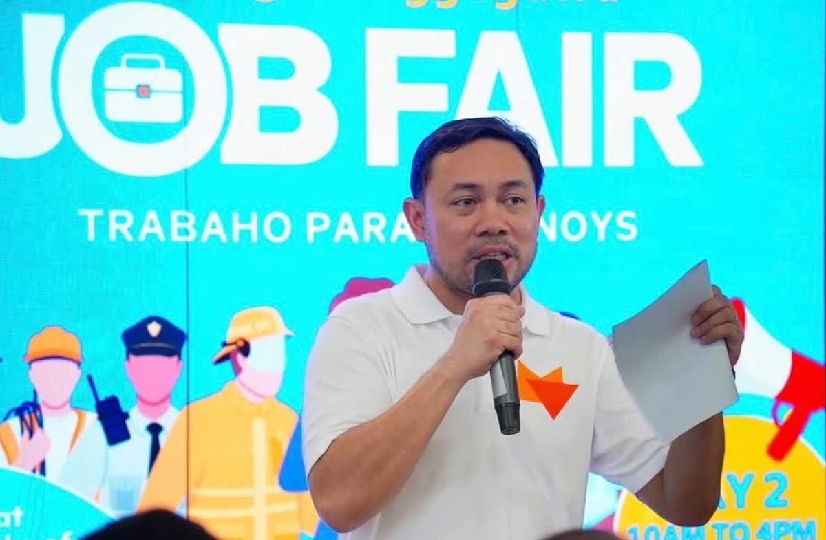 Mark Villar files bill to cut job-seeking costs for indigent Filipinos