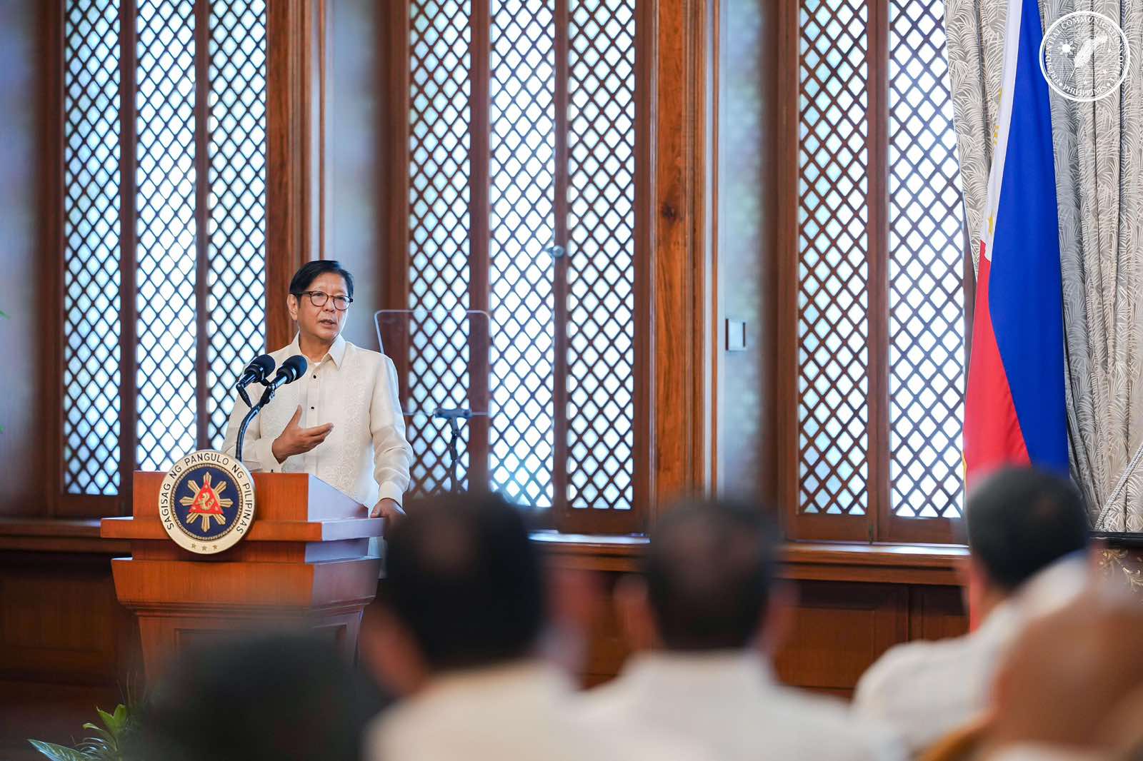 Marcos vows to help amend 35-year-old Local Government Code