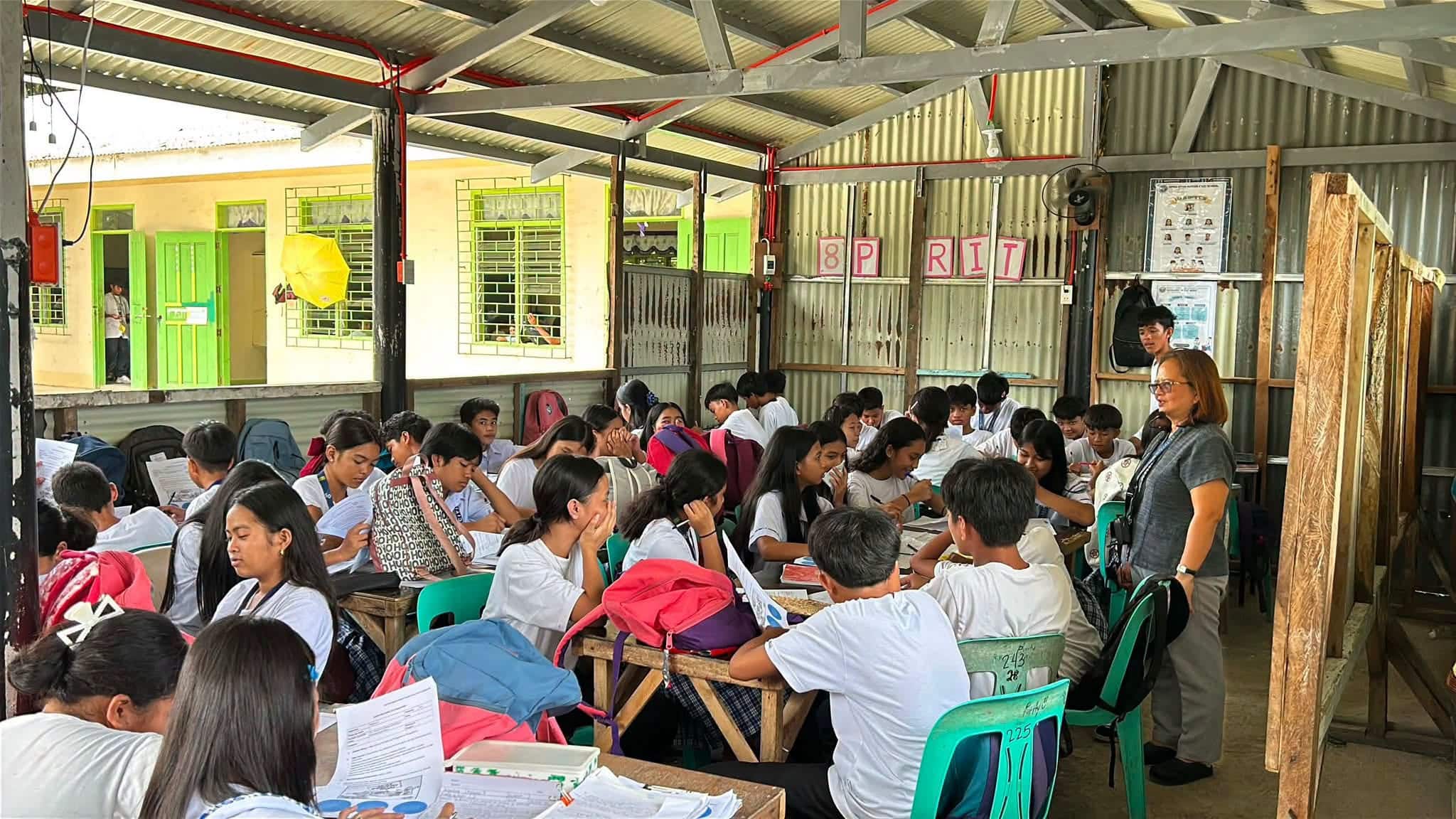 Quezon town mayor slams slow P67-B classroom construction program