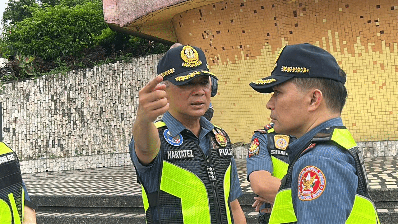 PNP: Stay out of Mayon danger zone or face penalties