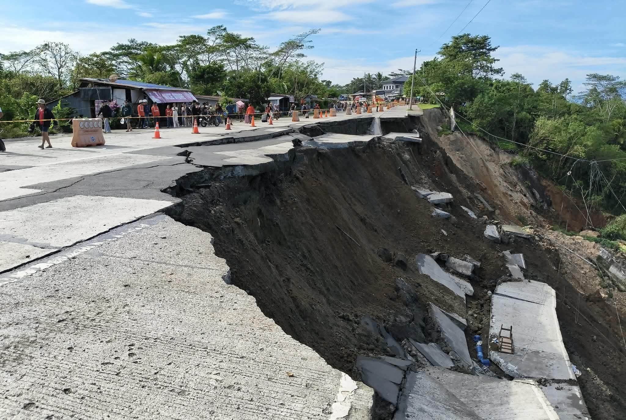 Road collapse cuts off major Bukidnon–Davao highway