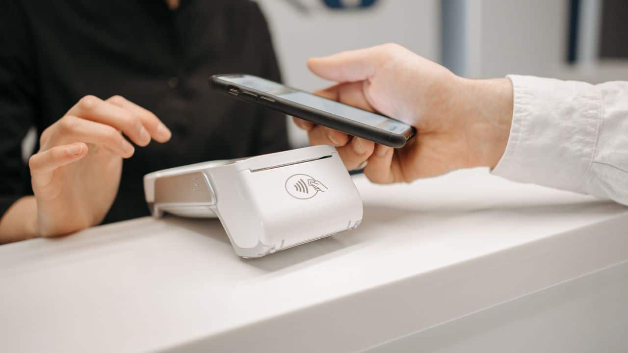 InstaPay, PESONet transfers breach P19T