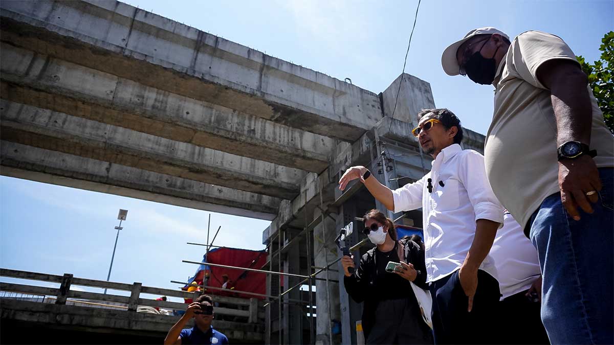 Dizon inspects long-delayed Aganan Flyover construction in Iloilo
