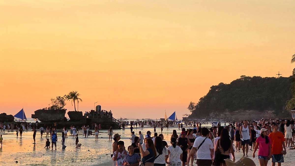Holy Week in Boracay draws pilgrims, tourists; responsible travel urged