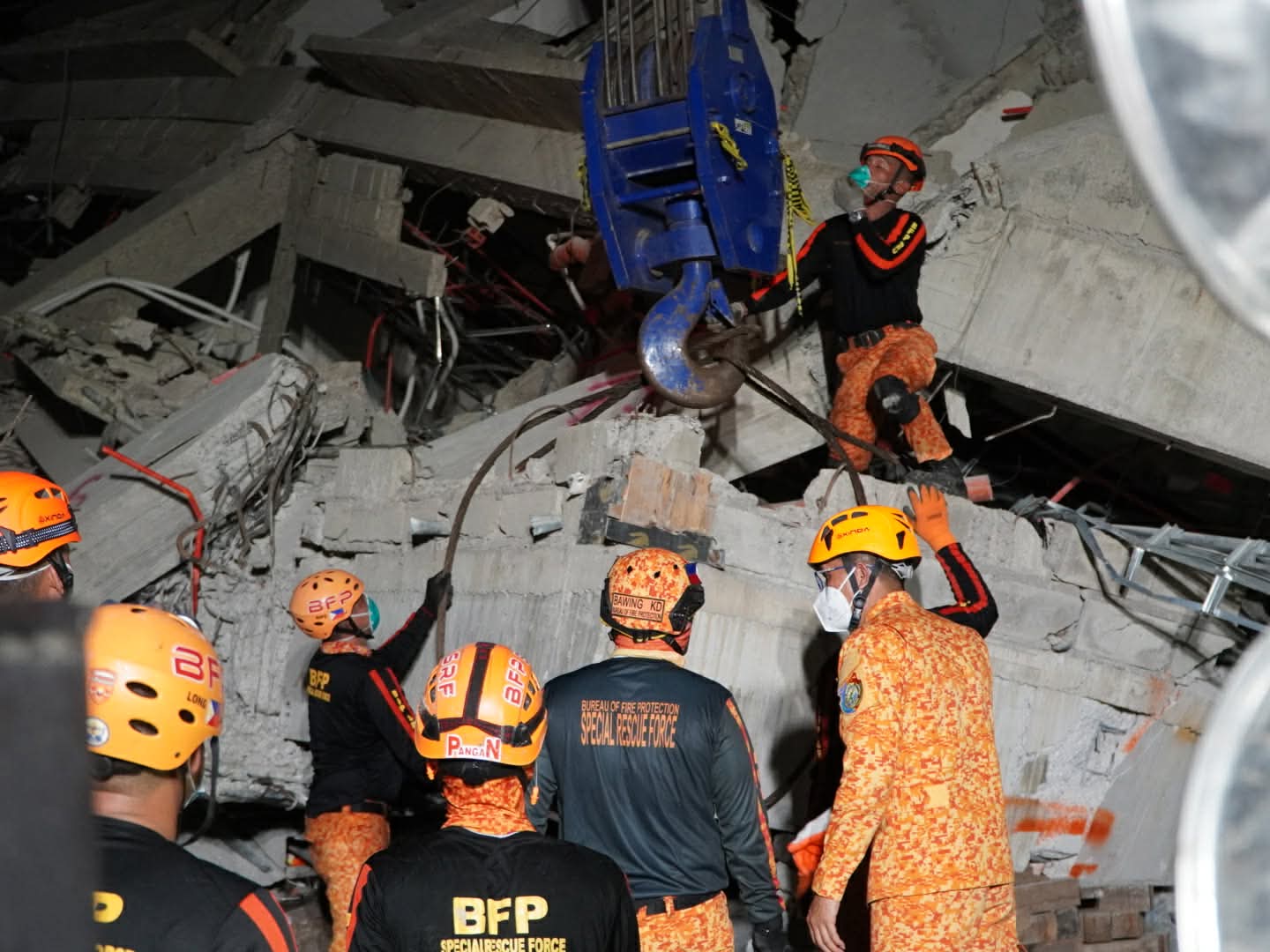 LGU: Owner, contractor of collapsed Angeles site finally surface