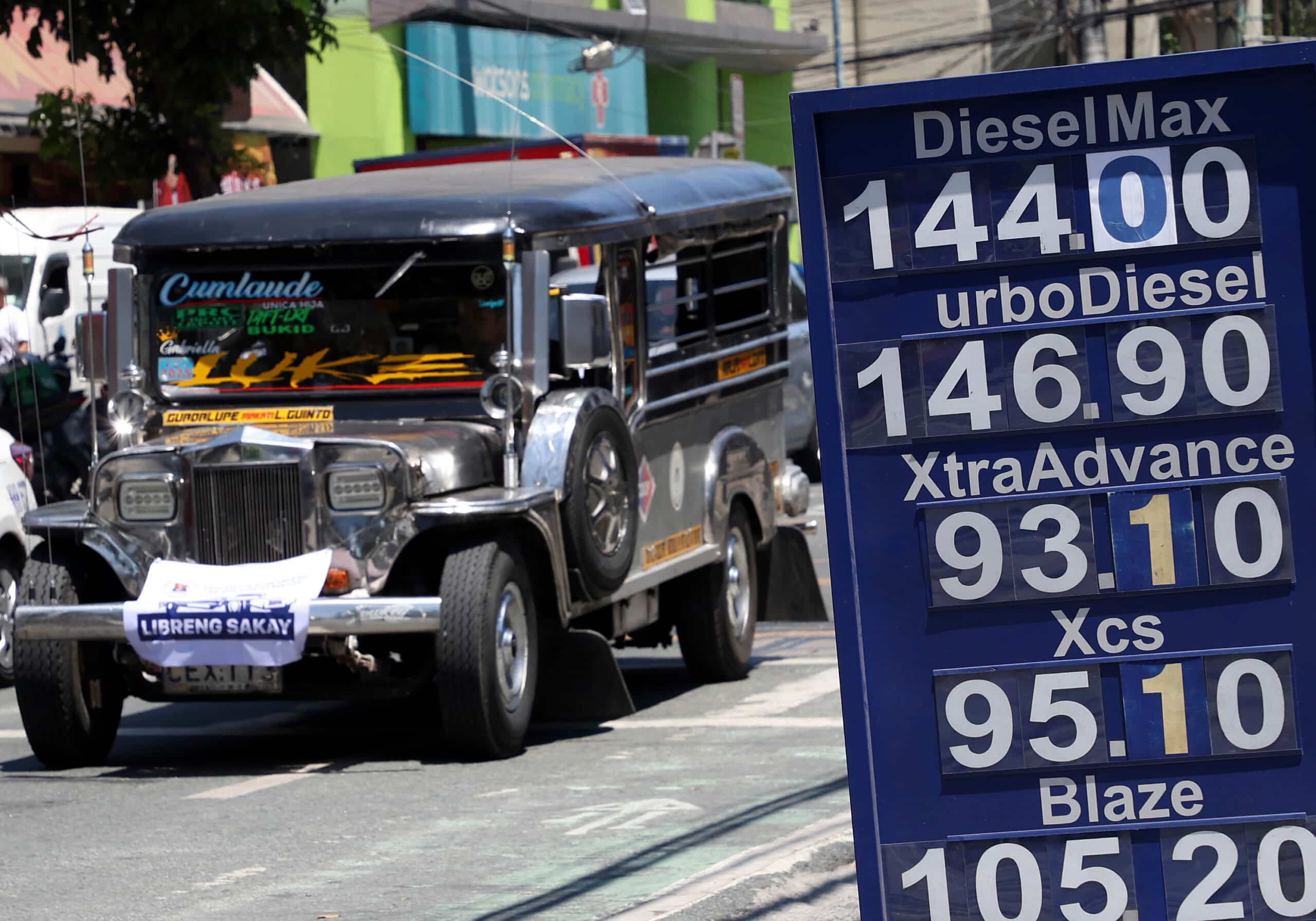 Marcos orders P10/liter fuel subsidy for PUVs