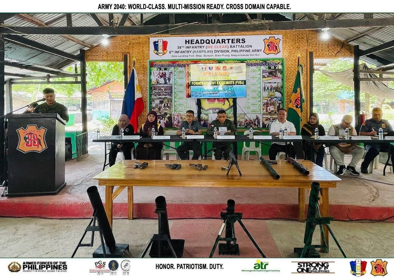 13 BIFF rebels surrender, yield weapons in Maguindanao del Sur