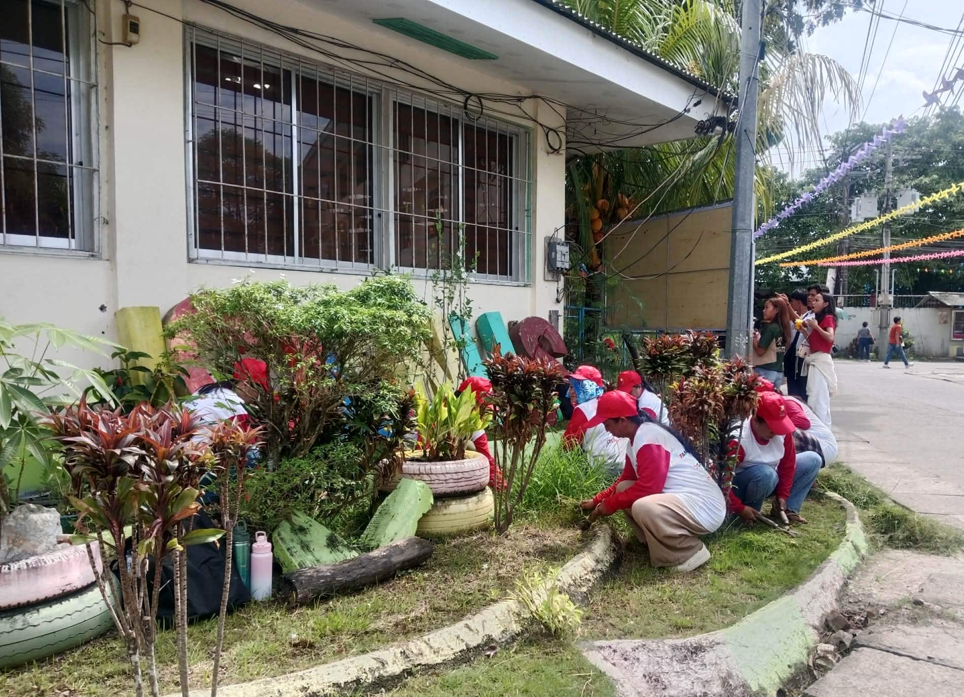 Over 10,000 Tupad workers join Eastern Visayas Brigada Eskwela