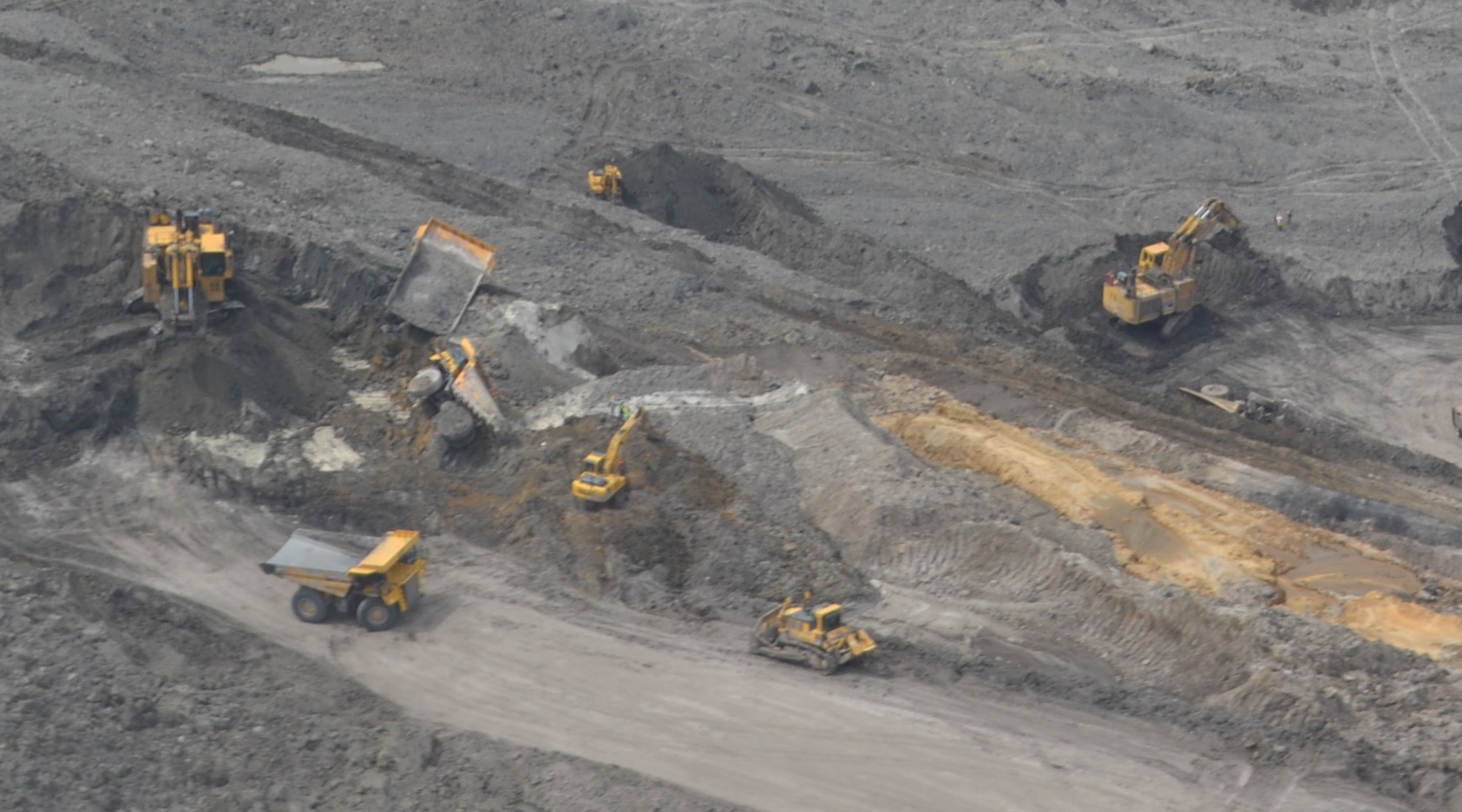 Semirara profit falls 12% in March quarter