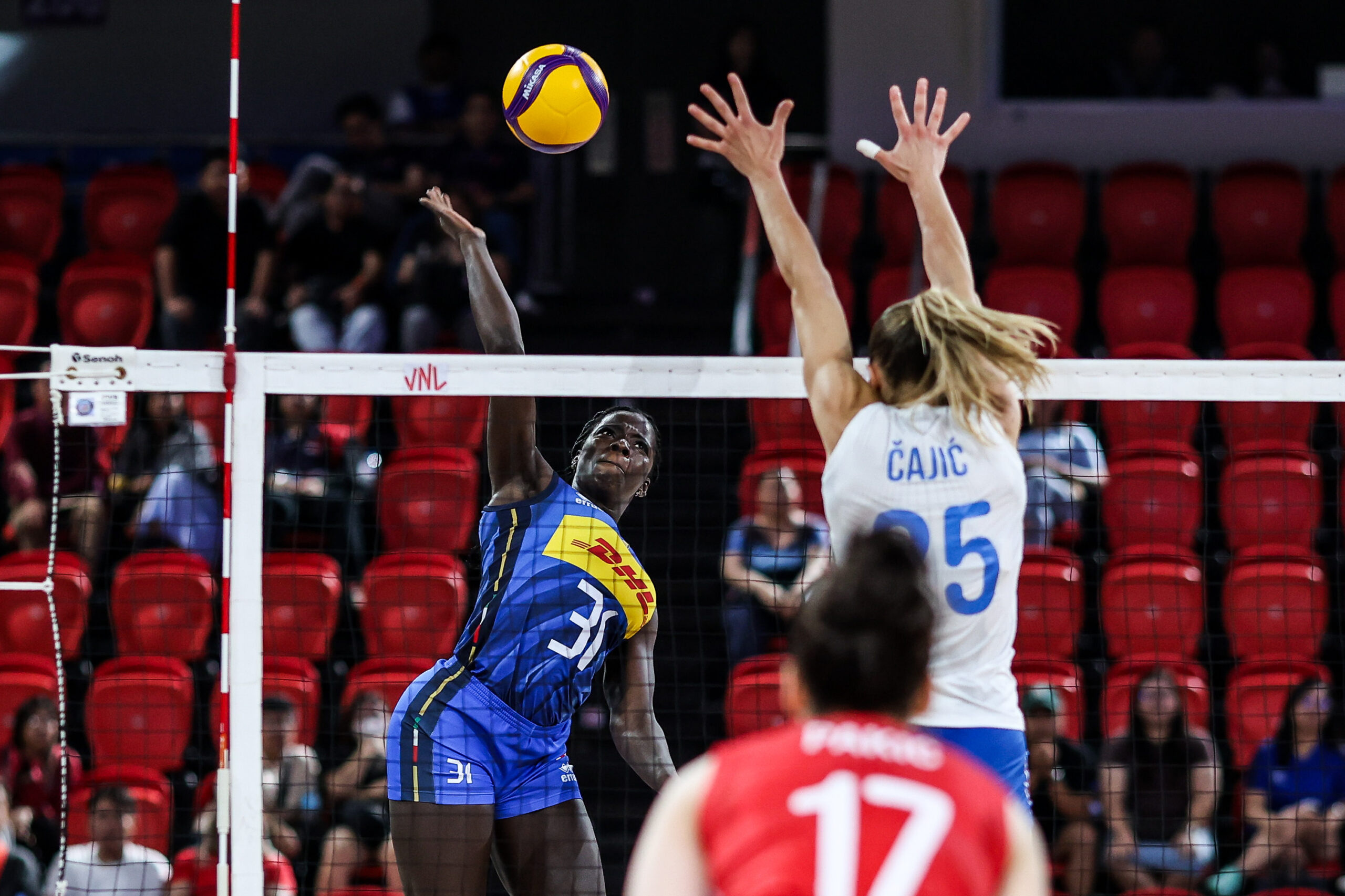 Italy's Josephine Obossa in action vs Serbia during a game in the VNL Week 2.