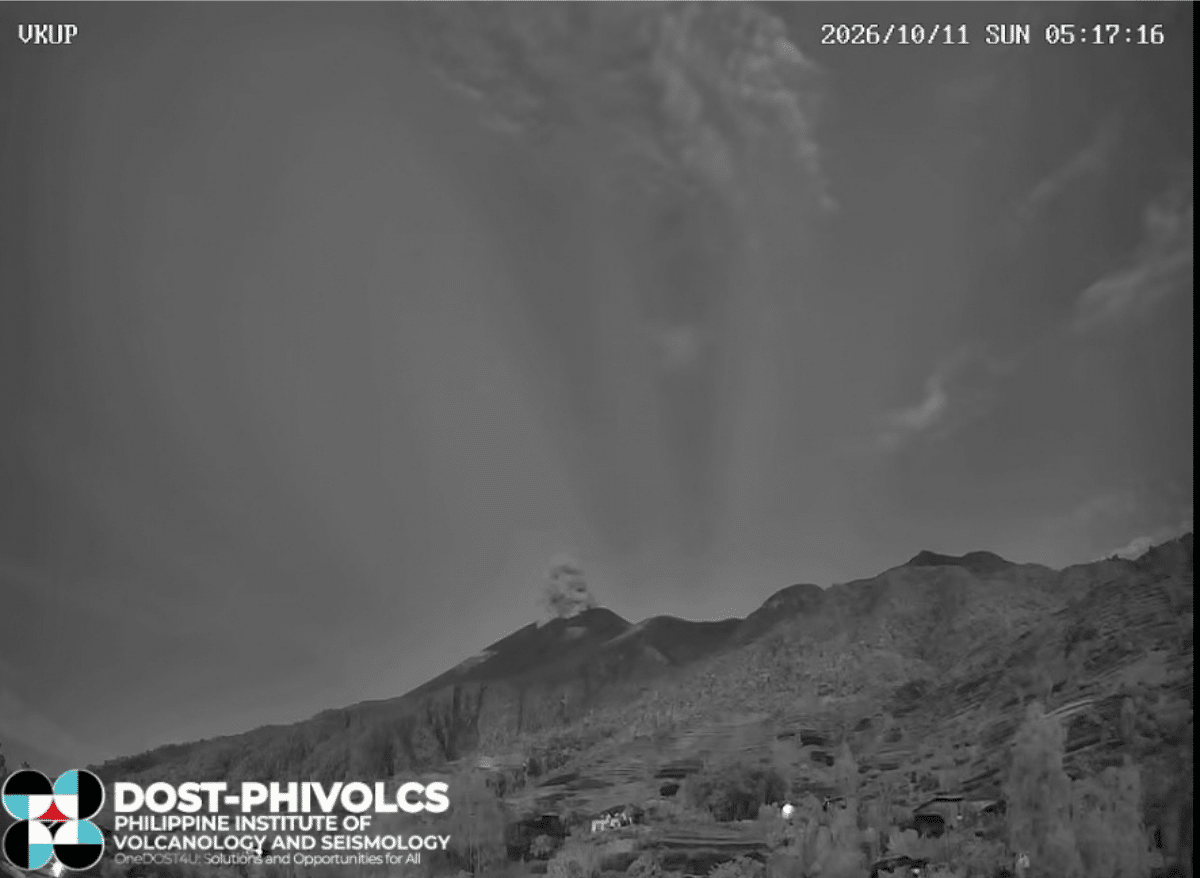 Kanlaon Volcano emits ash on Sunday