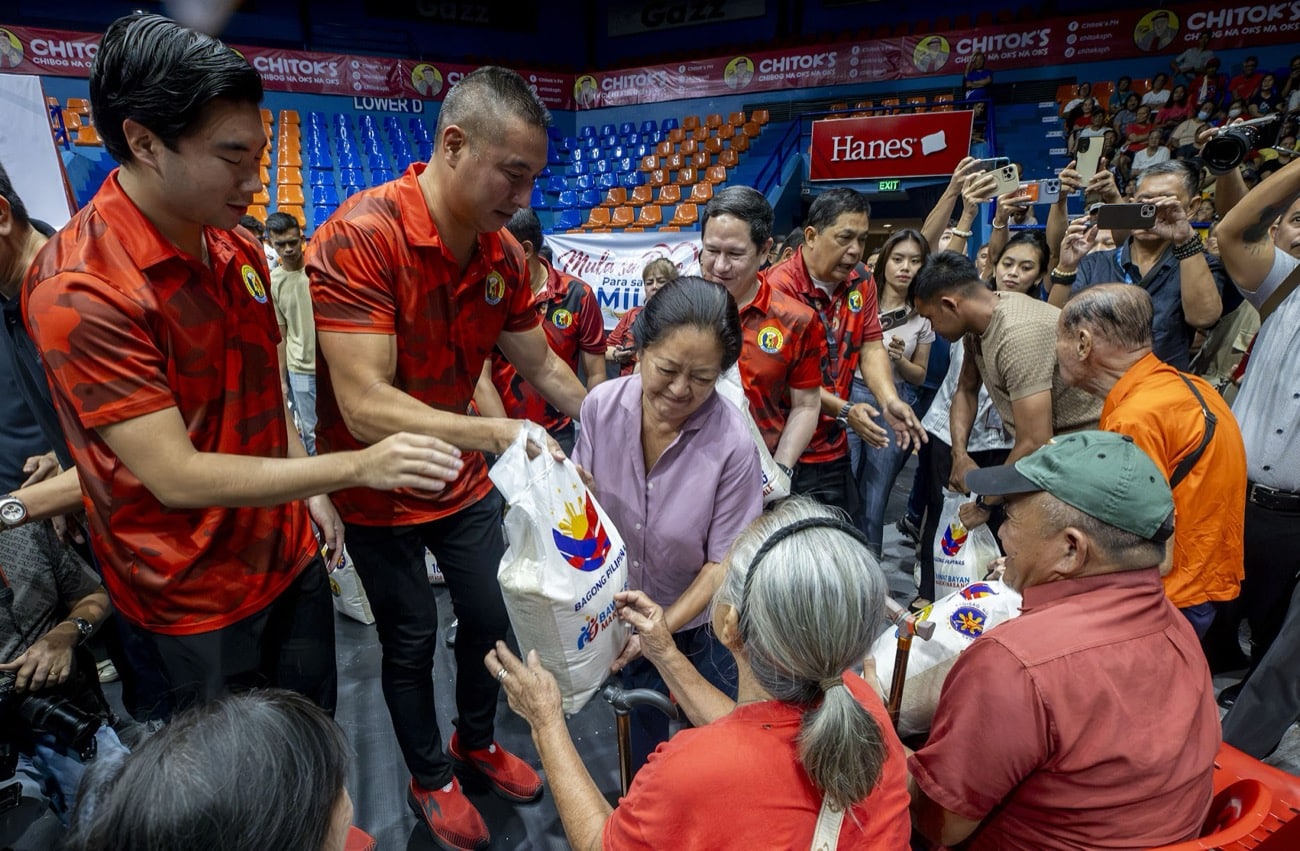 Liza Marcos leads rice aid distribution for 8,900 San Juan residents