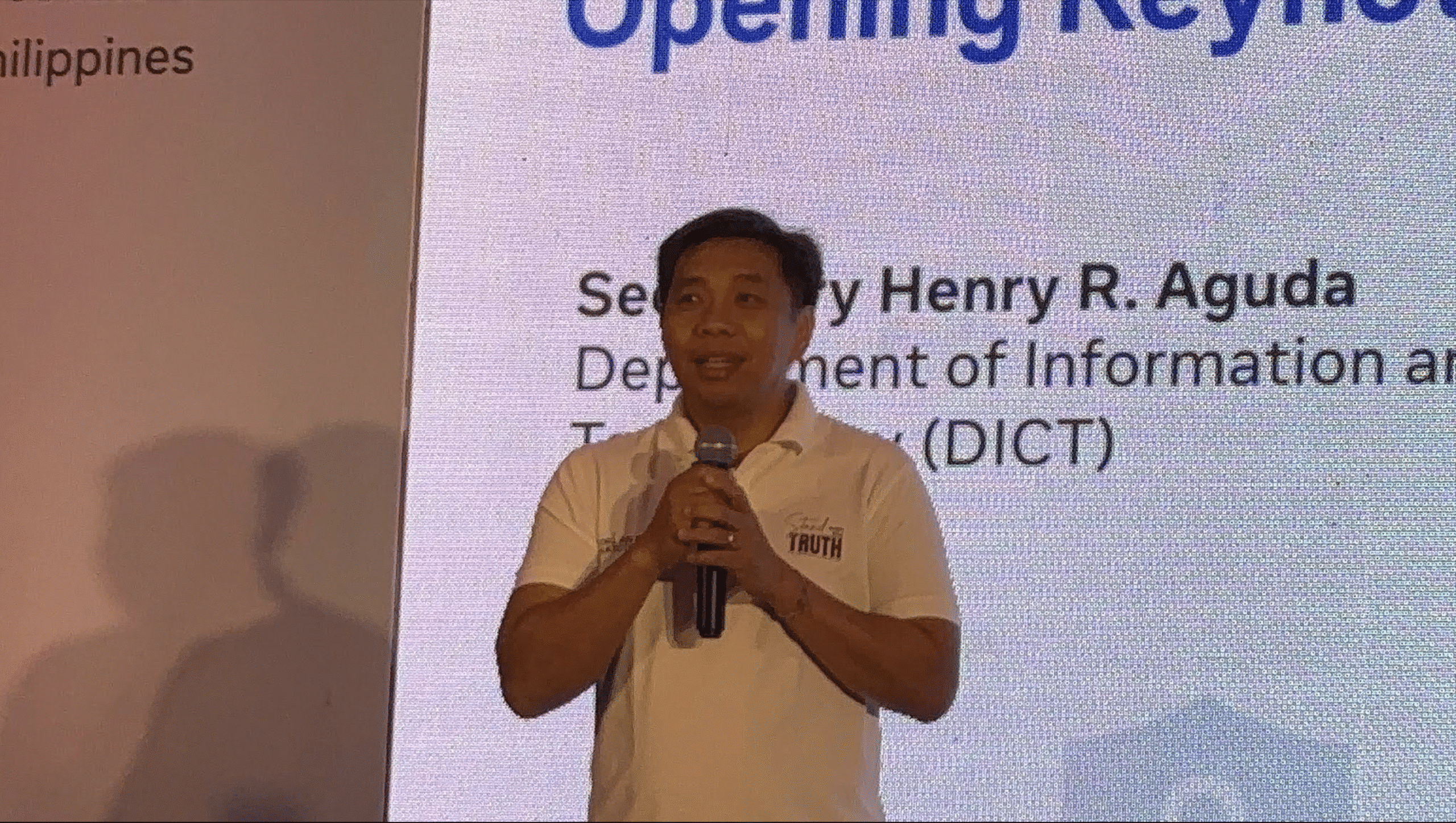 Nine out of ten Filipino youth spend time online – DICT