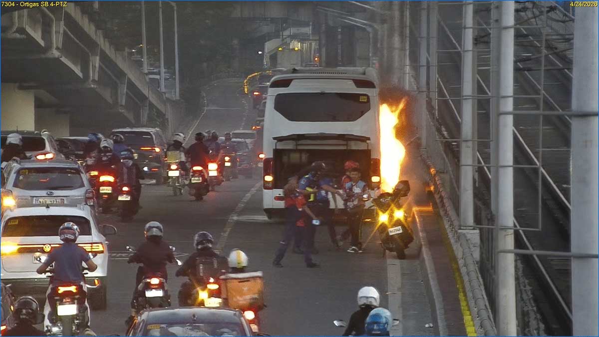 MRT-3 resumes normal operations after Edsa-Ortigas bus fire
