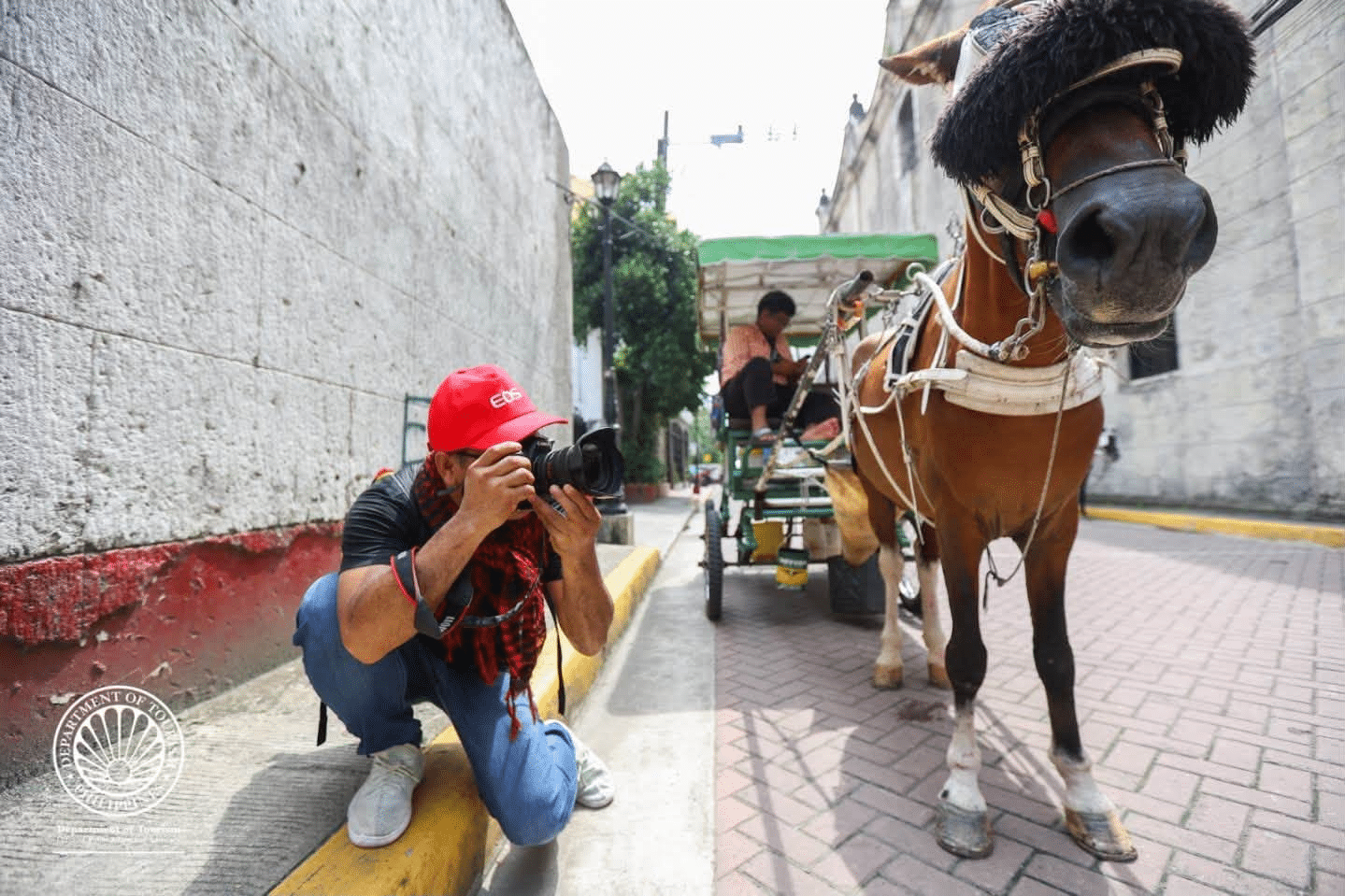 DOT: Permit-free professional photography now allowed in Intramuros