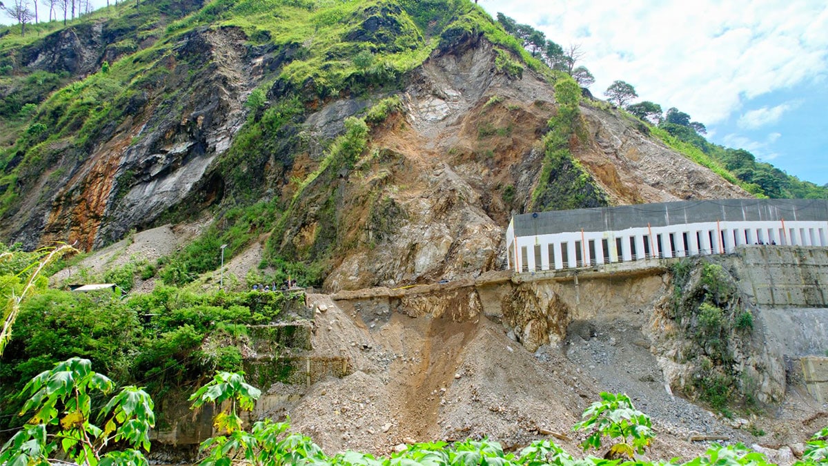 Kennon Road closed due to strong rains on Tuesday, Aug. 4
