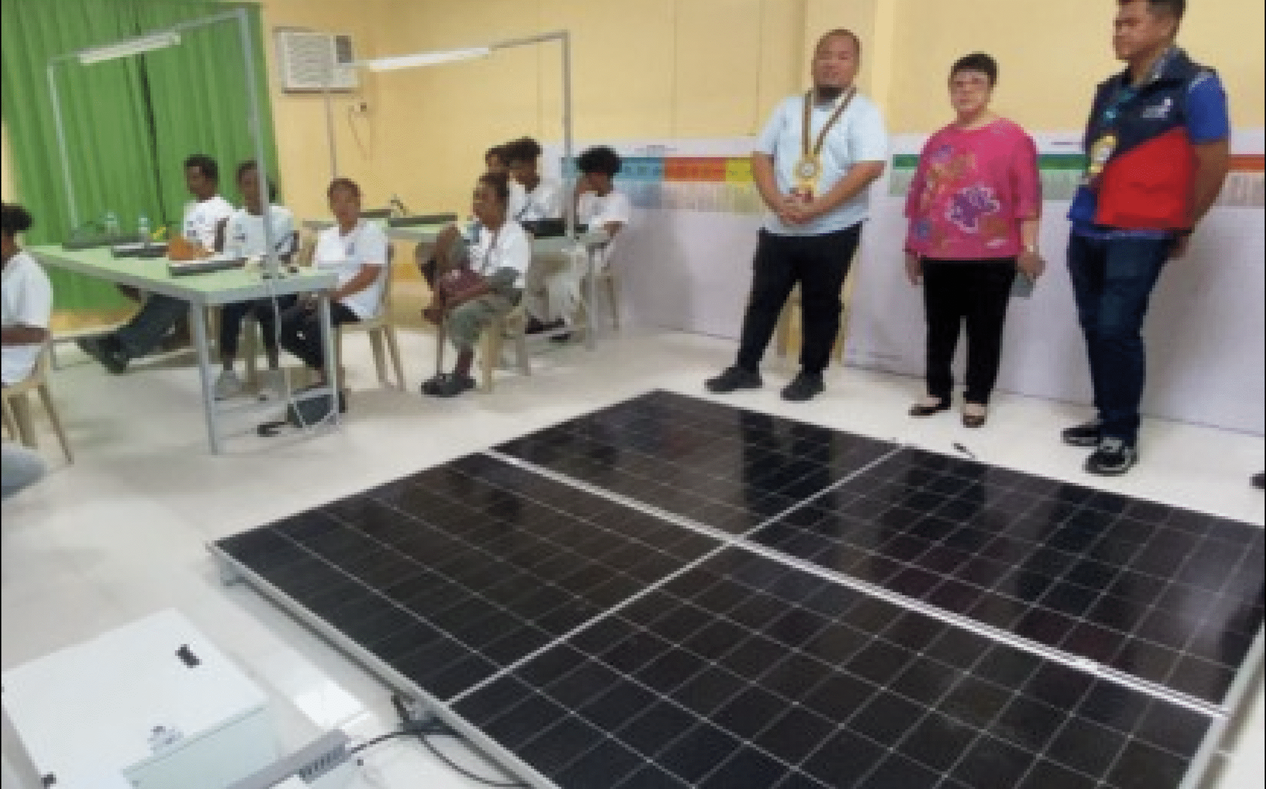 Tesda trains Albay IP members on solar light assembly
