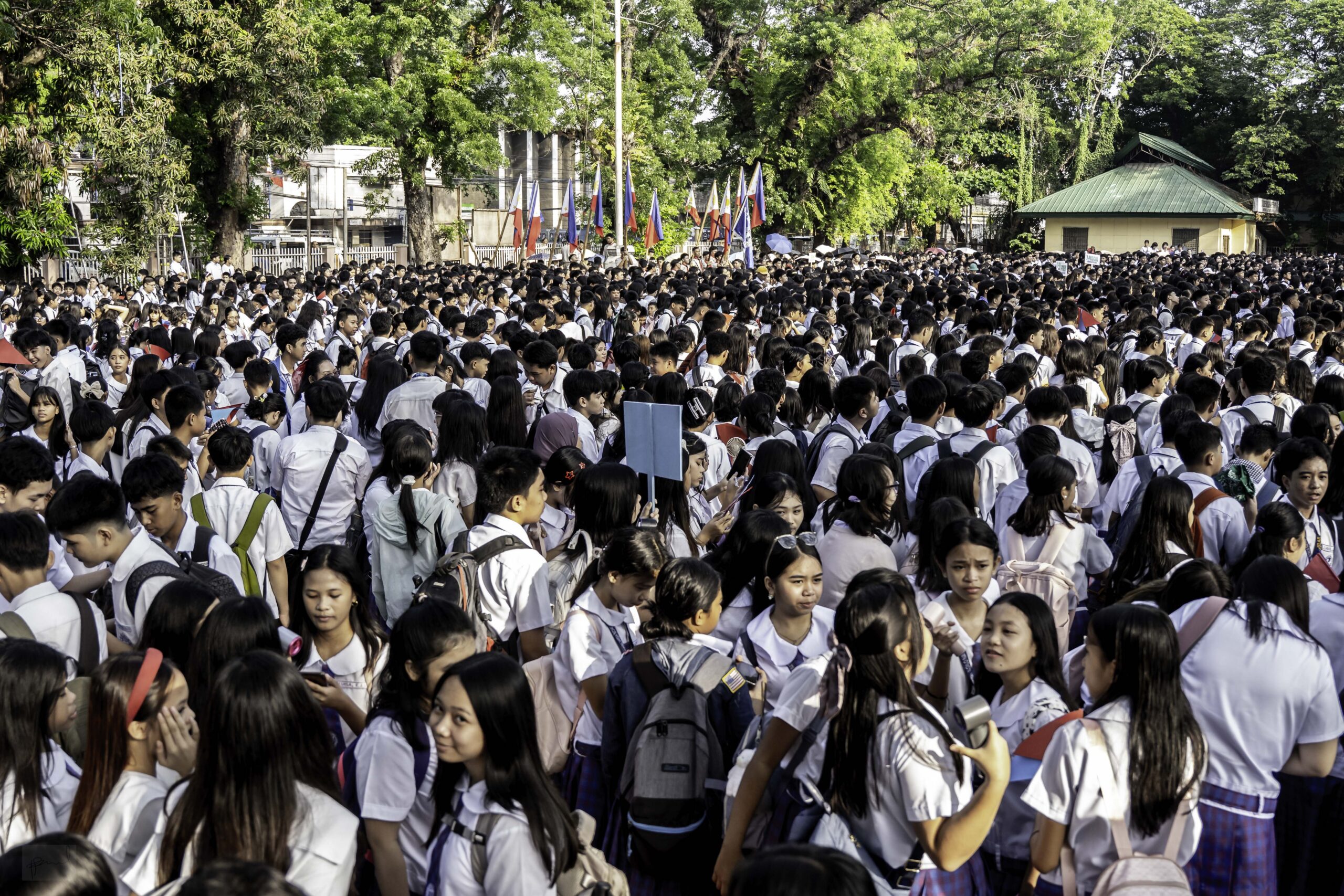 Iloilo Nat’l High School welcomes thousands as classes open