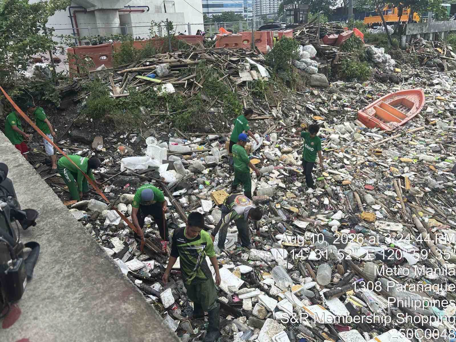Parañaque gov’t starts clearing trash from Baclaran waterway