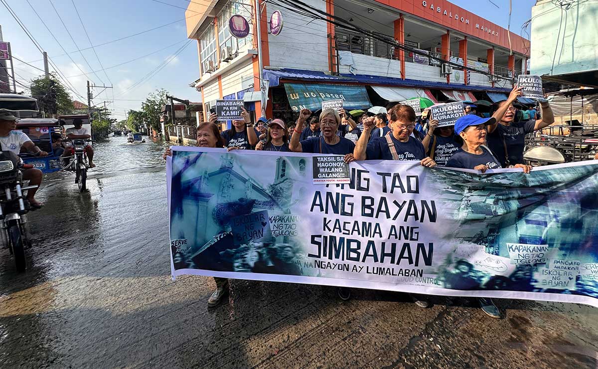 Hagonoy folk stage protest anew over lack of flood solution