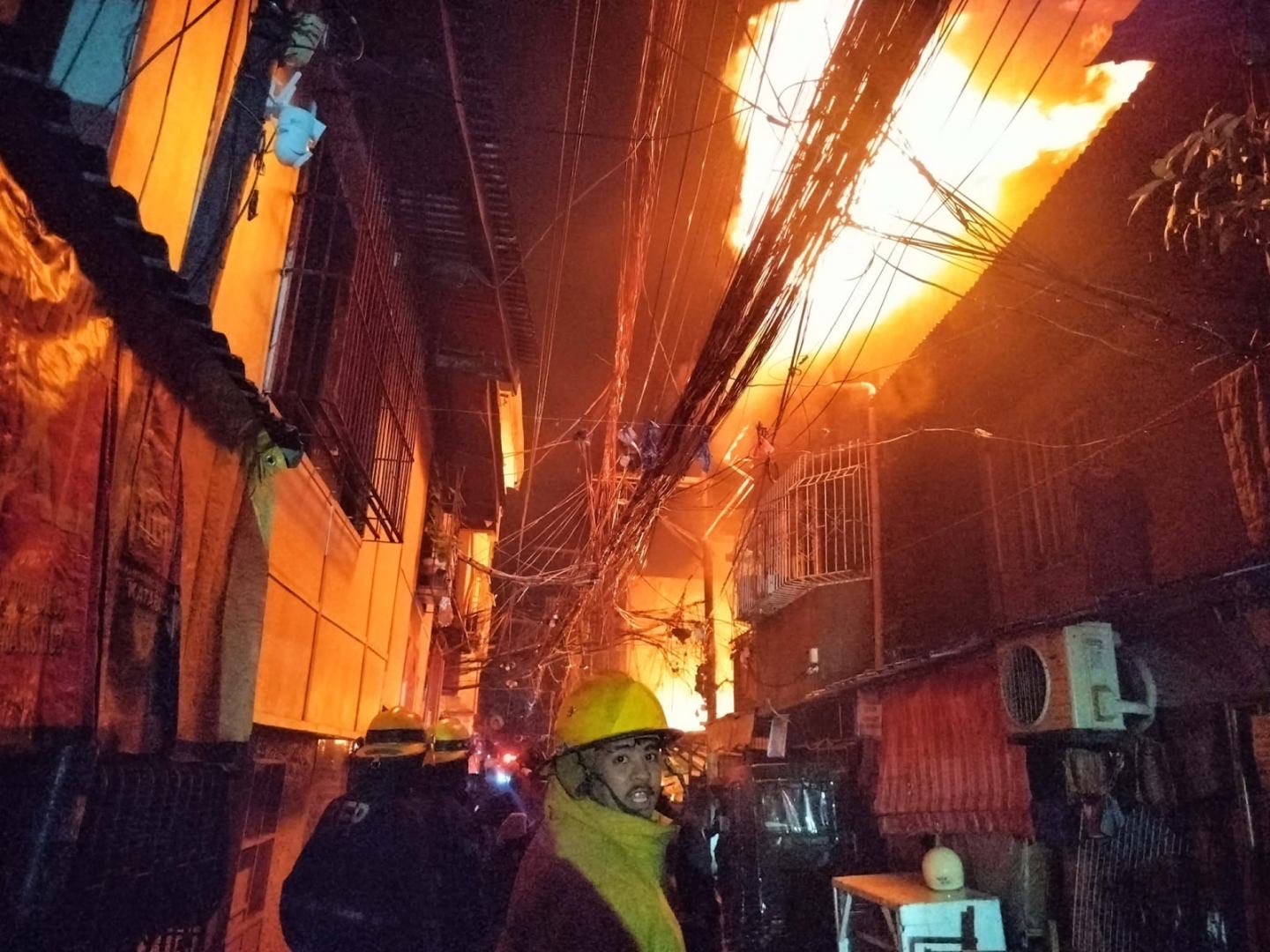 Fire hits houses in Tondo, Manila Wednesday night