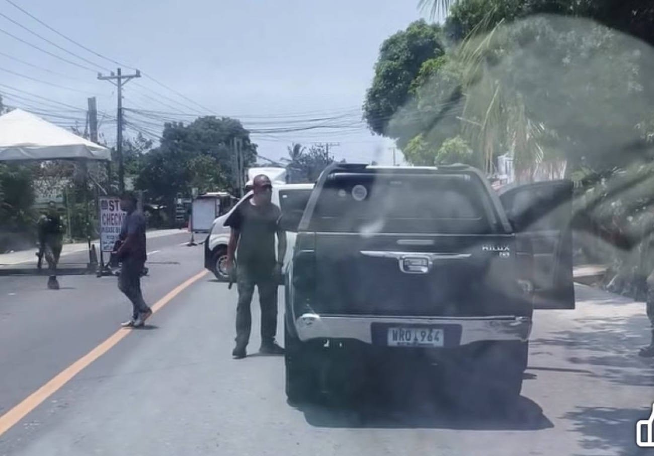 Leyte cops probe viral video of armed men at Albuera checkpoint