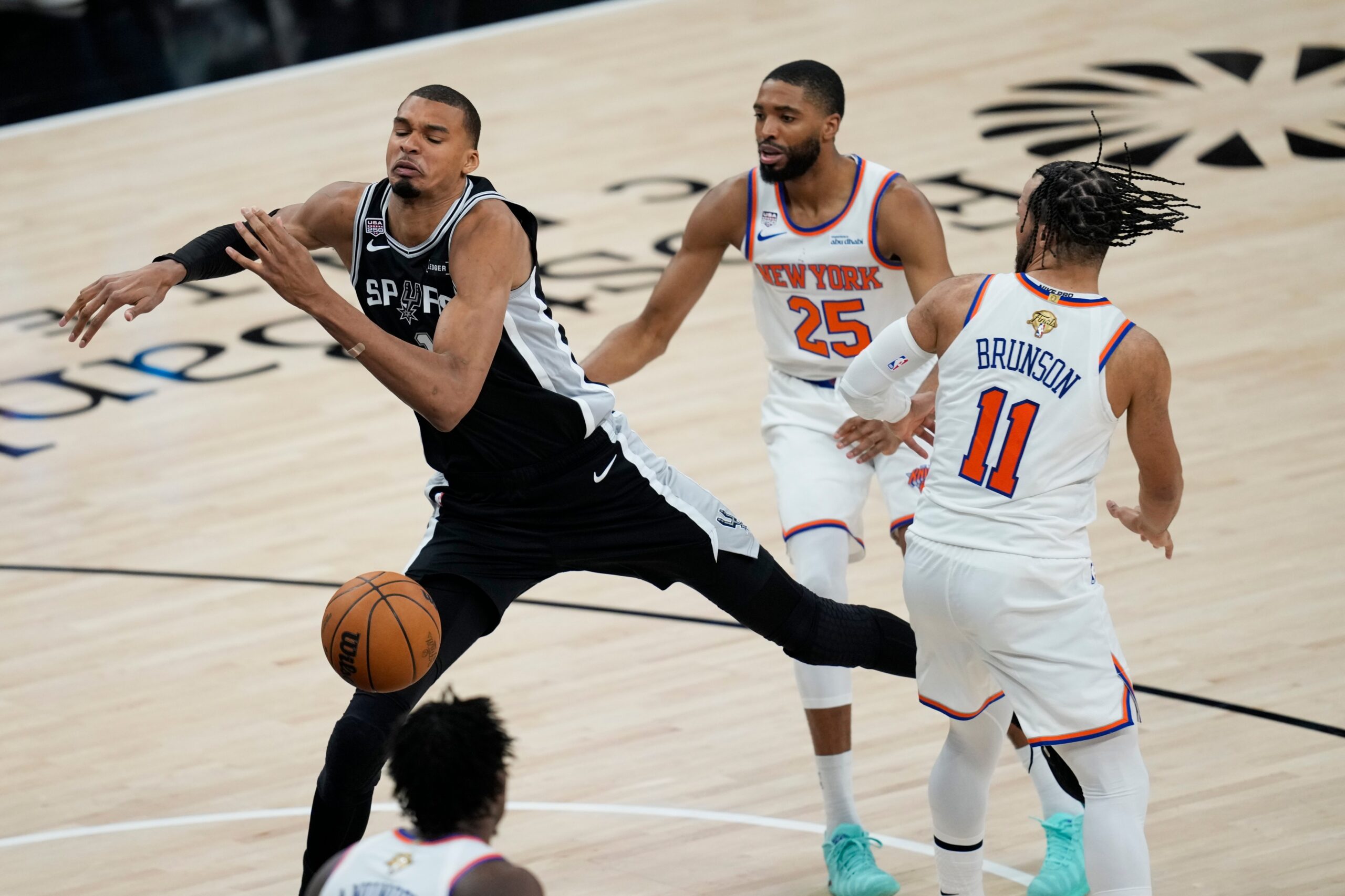 San Antonio Spurs vs New York Knicks, Game 1 of the 2026 NBA Finals Victor Wembanyama Jalen Brunson