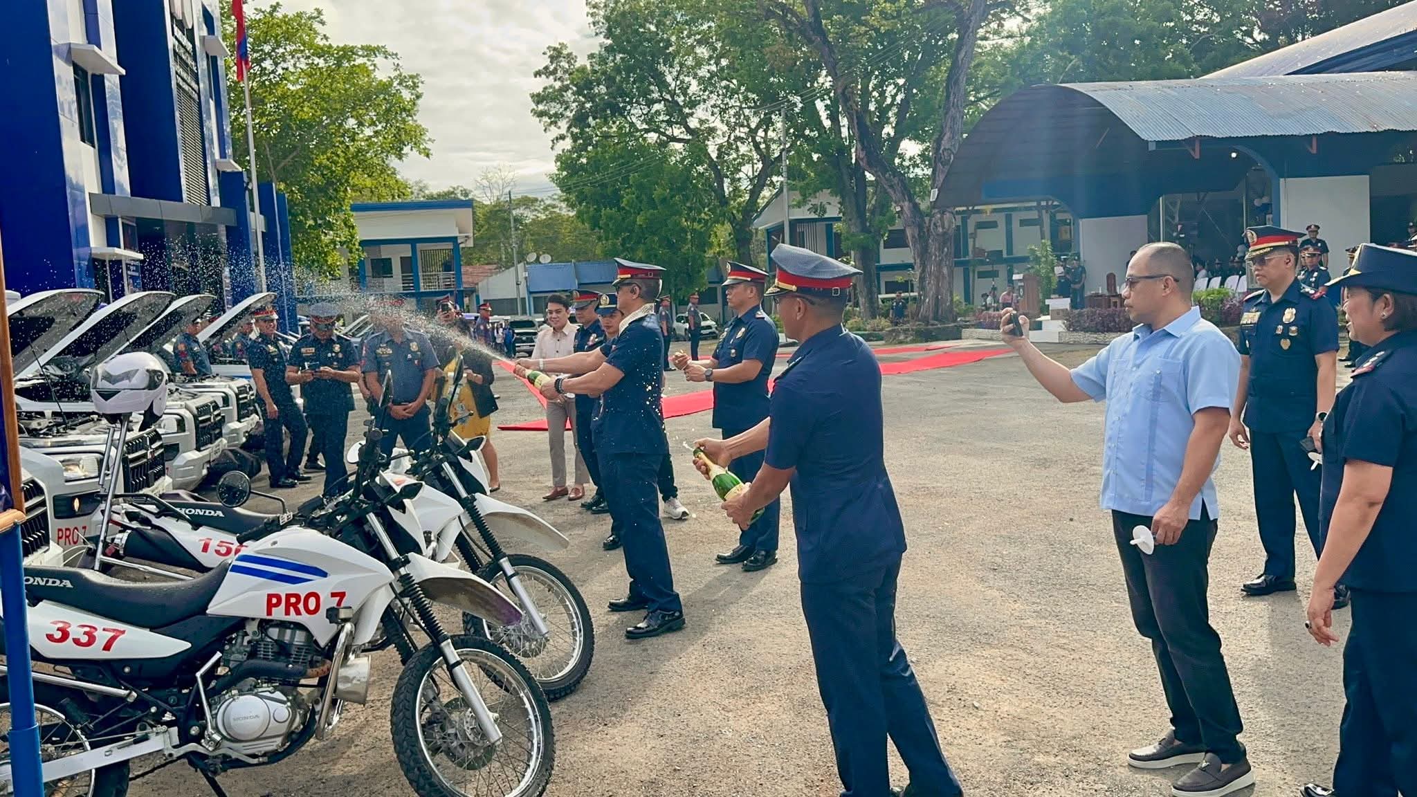 Bohol cops get P95 million in mobility, ICT equipment boost