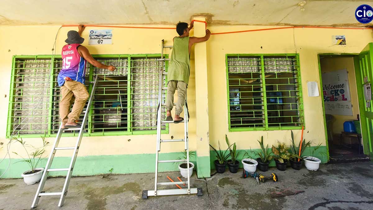 CCTV, detectors greet students at Tacloban school as classes resume