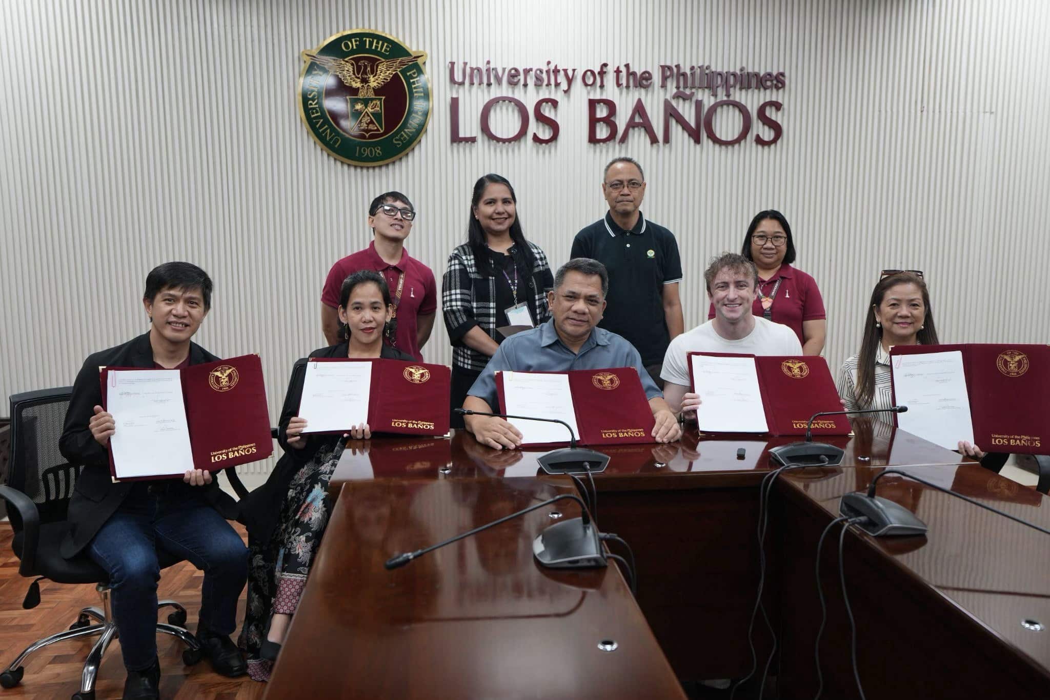 89 UPLB scholars get lifeline as Jonathan Sterling signs ₱36-M fund