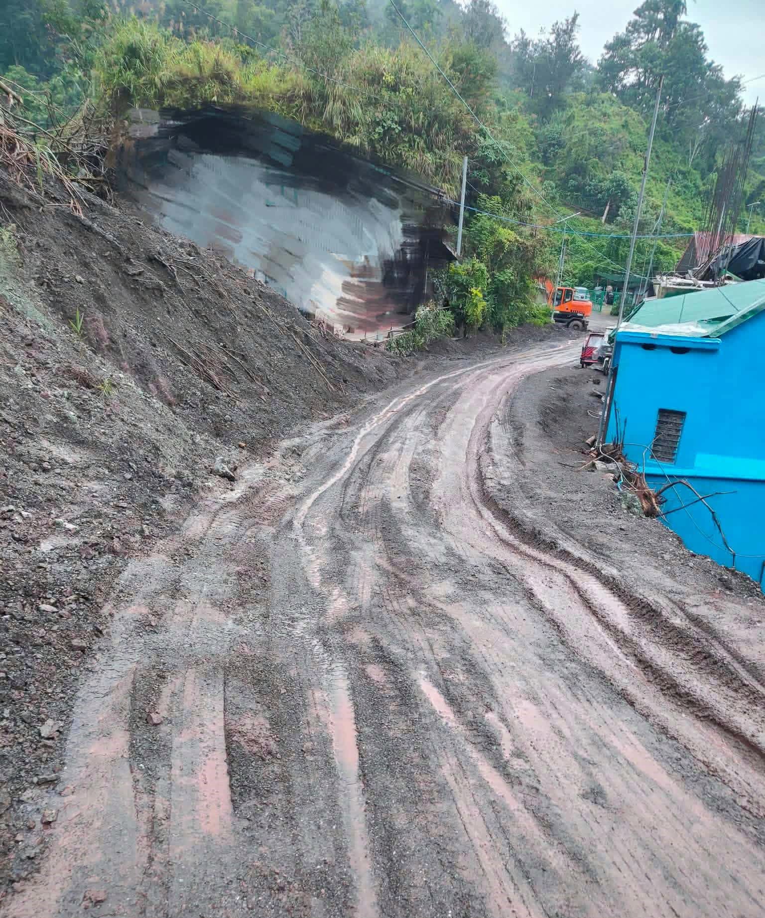 Ifugao road reopens to 4×4 vehicles after soil collapse