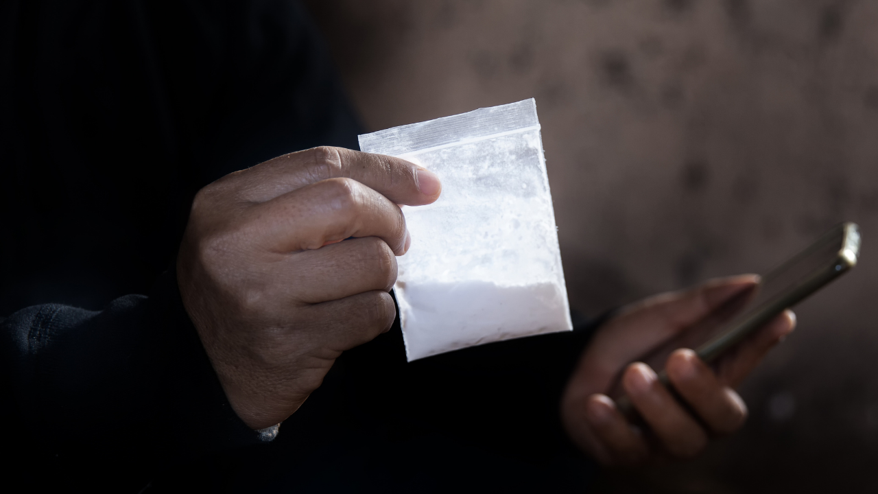 2 drug suspects arrested in Makati yield P374,000 worth of shabu