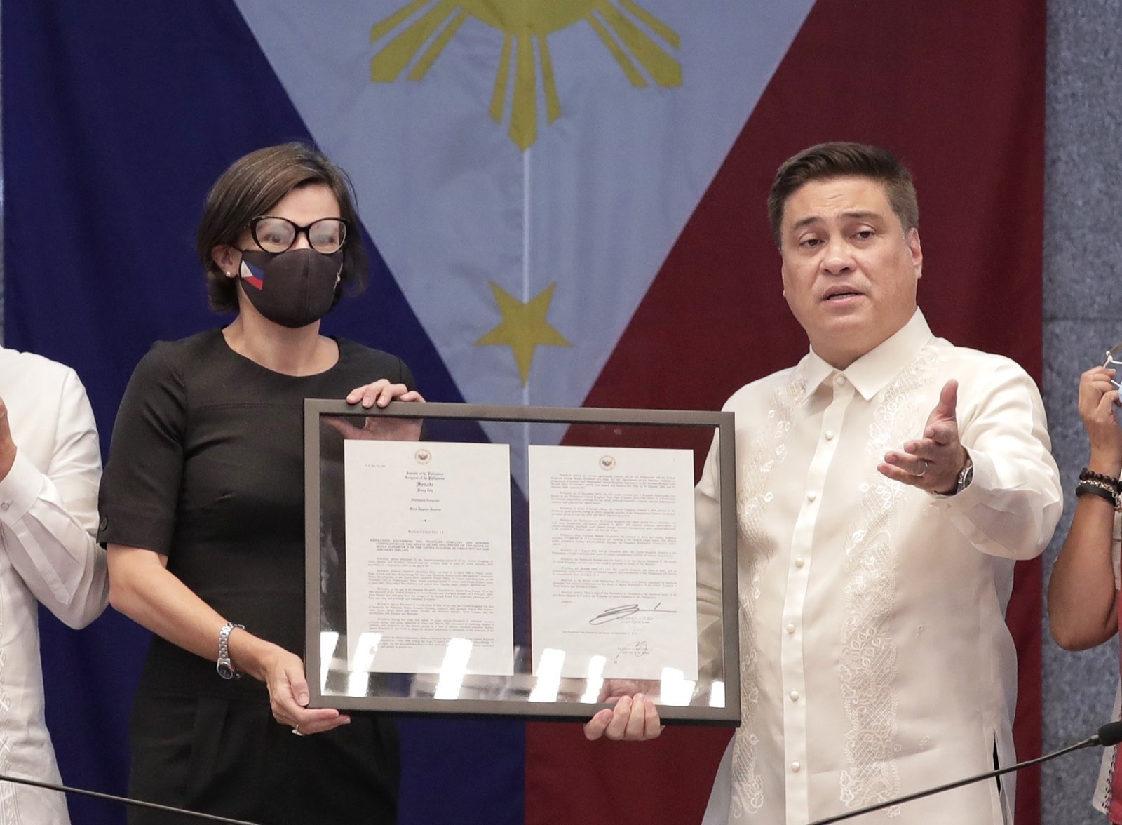 Carlos files cyberlibel complaint vs. Tarriela, Logico