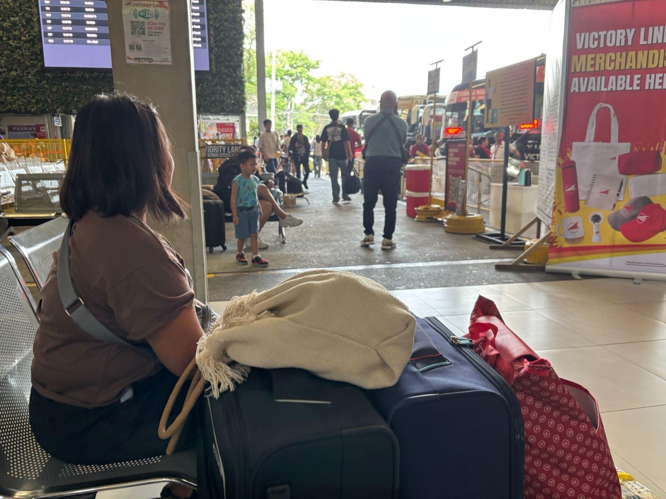 Parents miss son’s graduation amid Holy Week travel rush