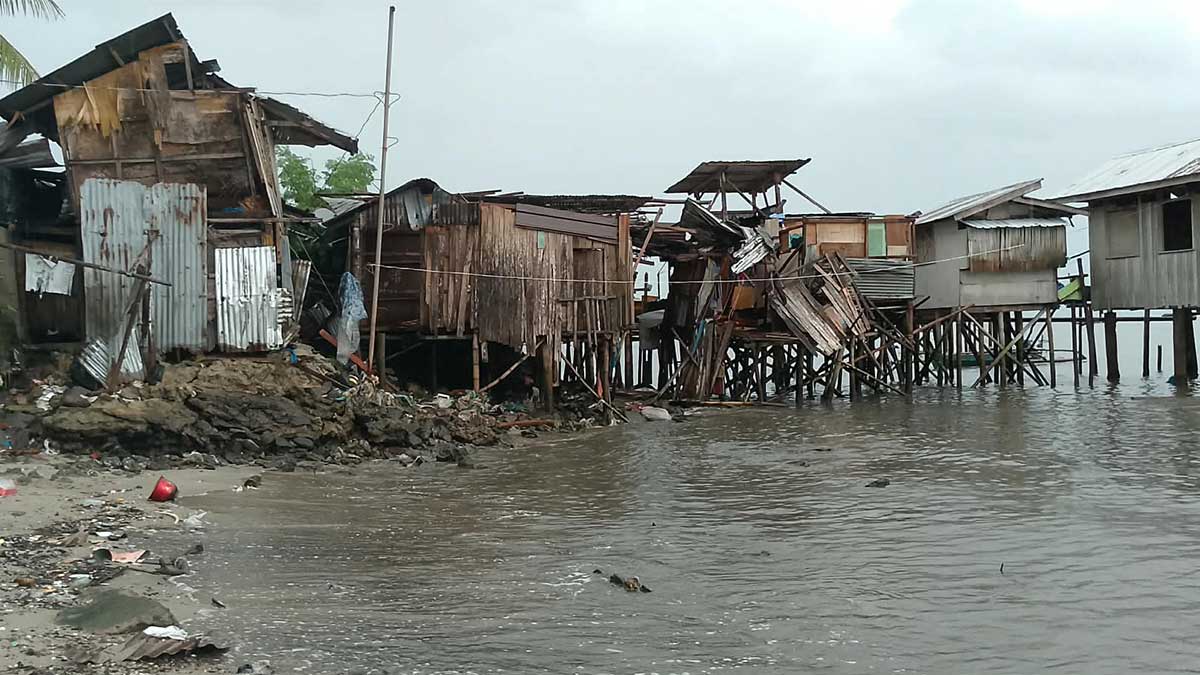 Whirlwind damages homes, displaces families in Pagadian City